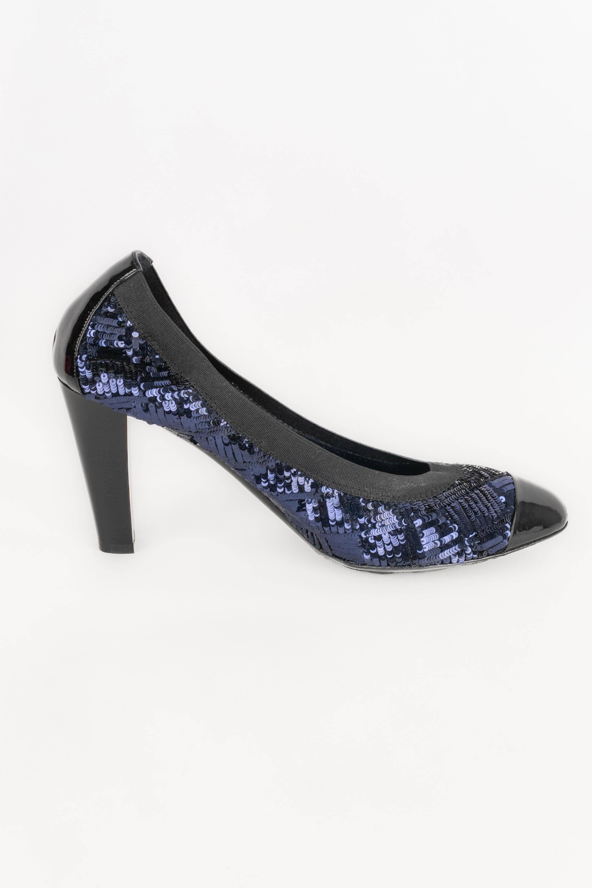 Chanel paillettenbesetzte Pumps im Angebot 3