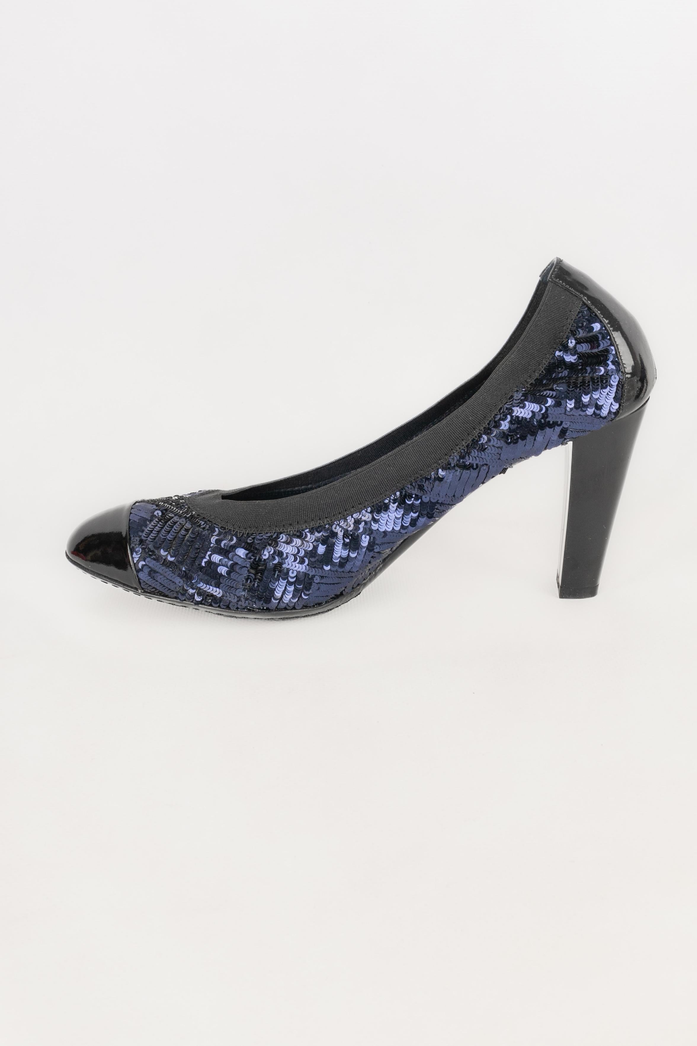 Chanel paillettenbesetzte Pumps im Angebot 4