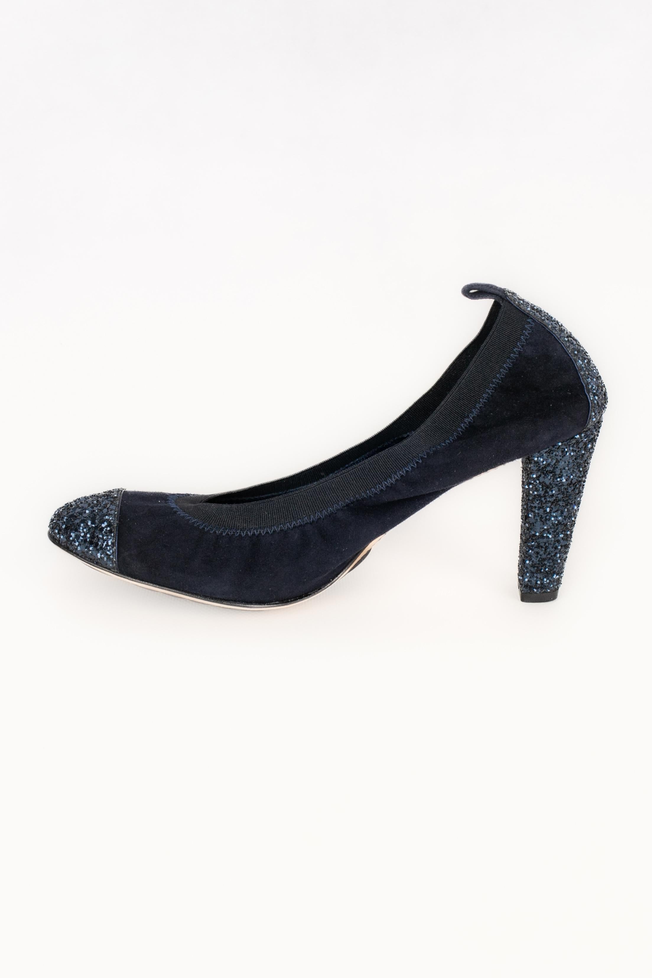 Chanel sequined pumps For Sale 4