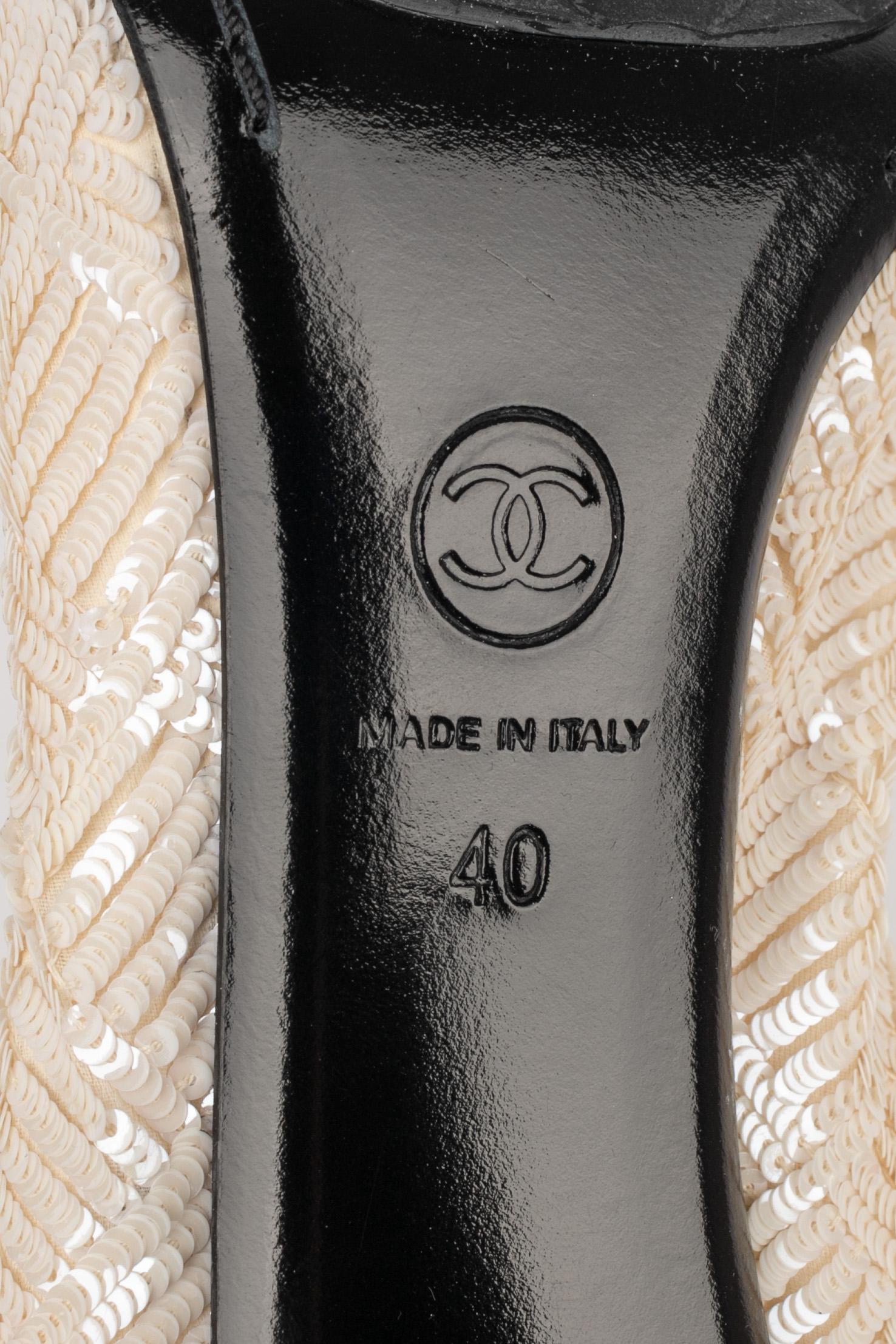 Chanel sequined white pumps For Sale 6