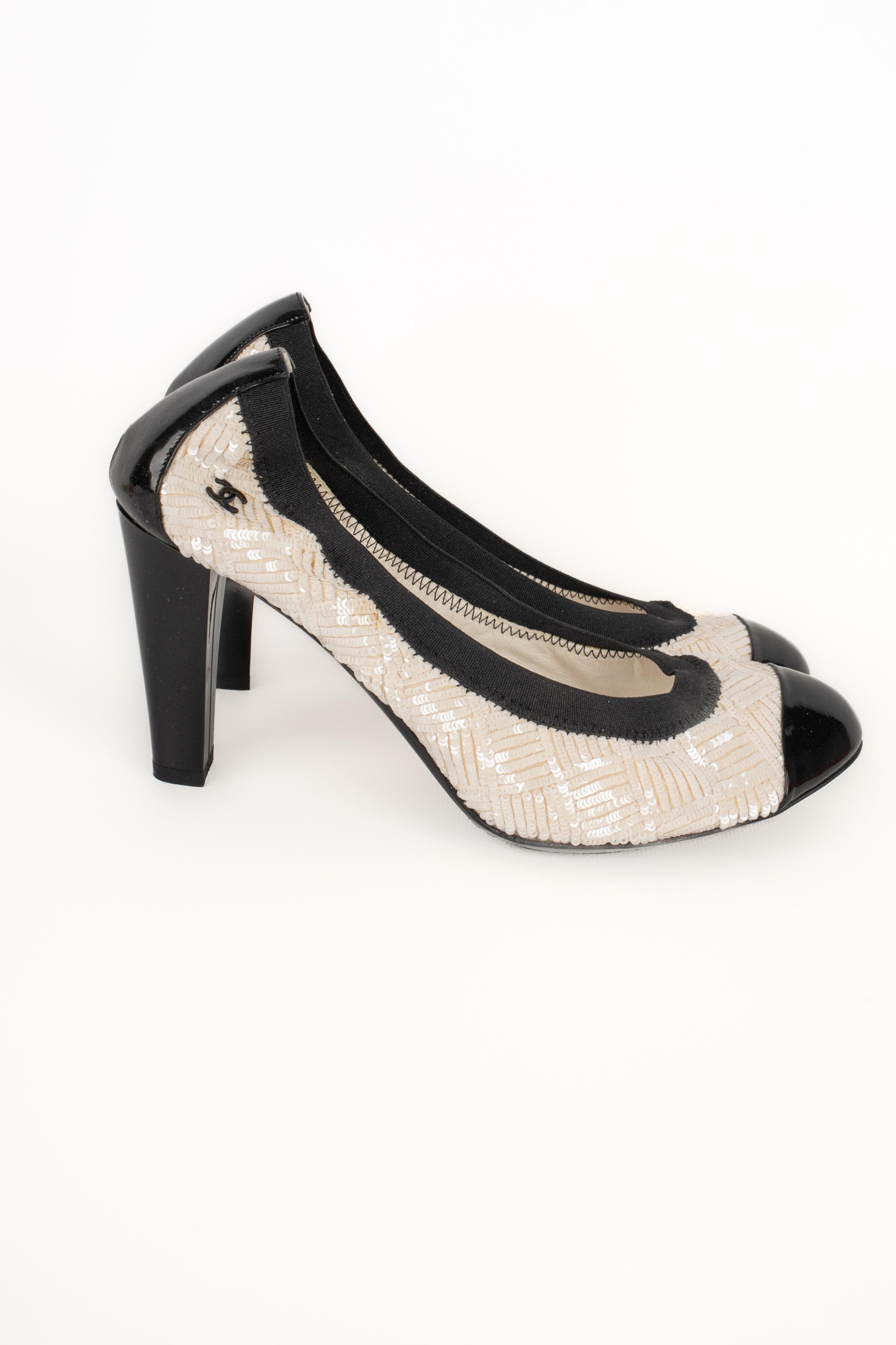 White Chanel sequined white pumps For Sale