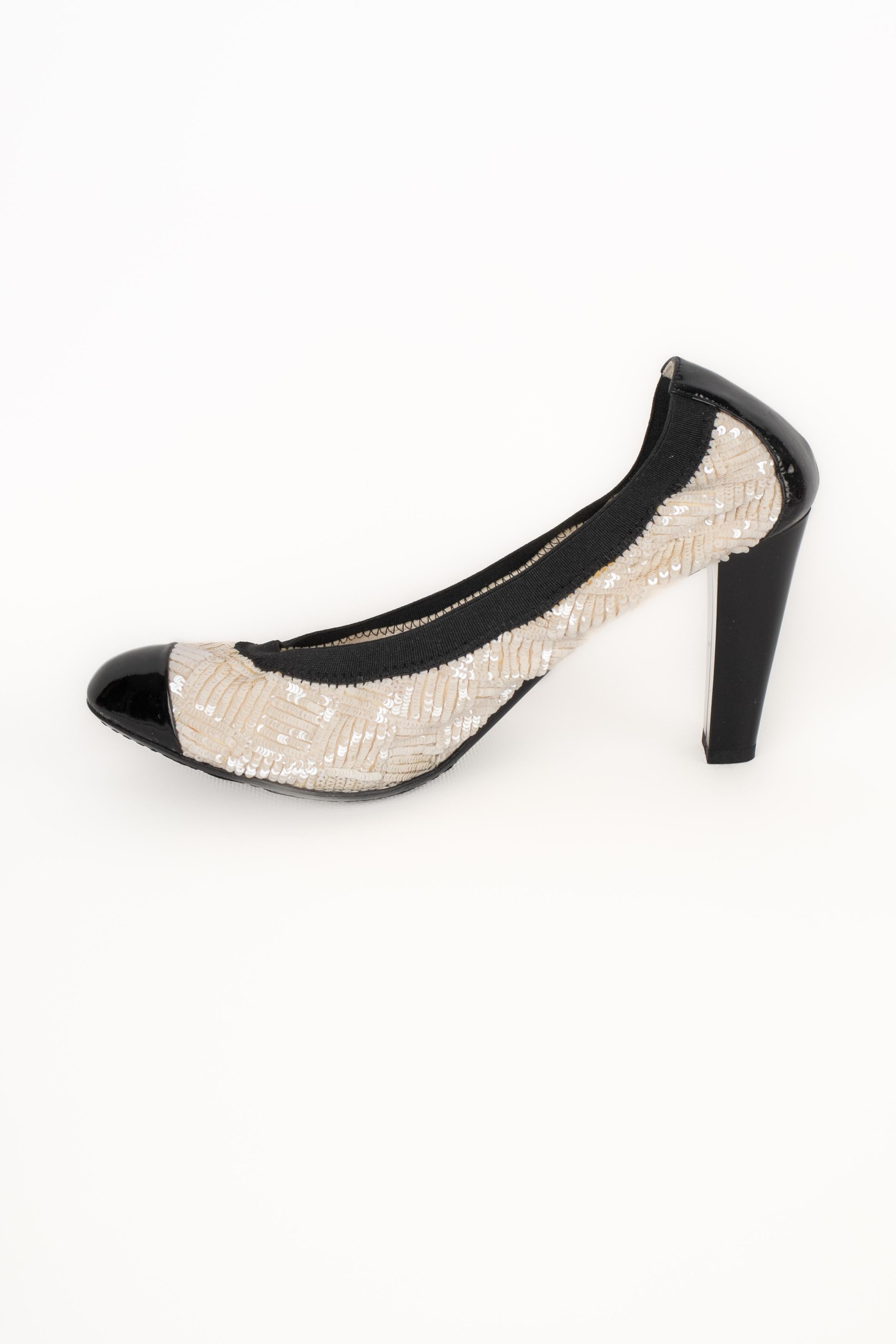 Chanel sequined white pumps For Sale 1