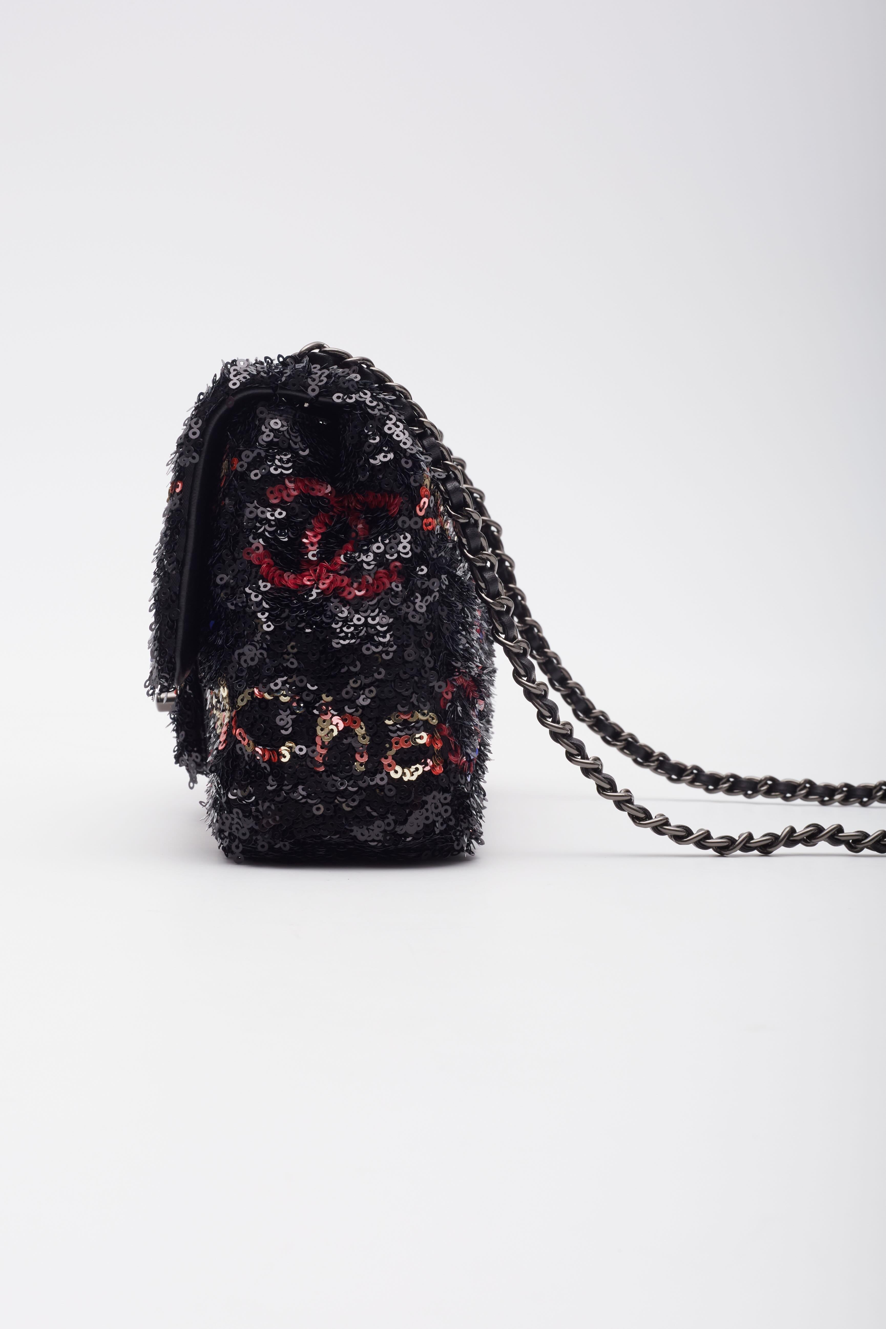 Chanel Sequins Logo CC Single Flap Bag Black Multicolor In Excellent Condition For Sale In Montreal, Quebec