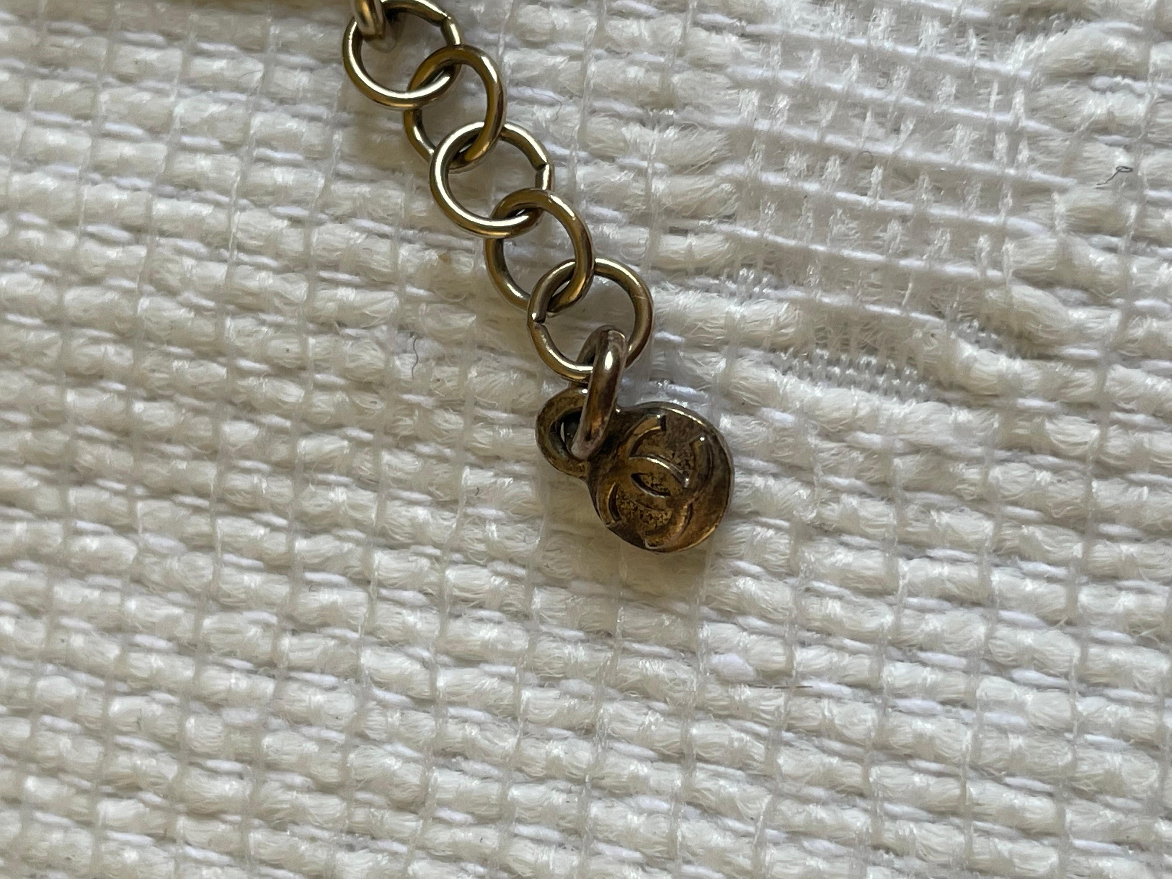 Chanel Ensemble composé d'un bracelet et d'une bague. en vente 7