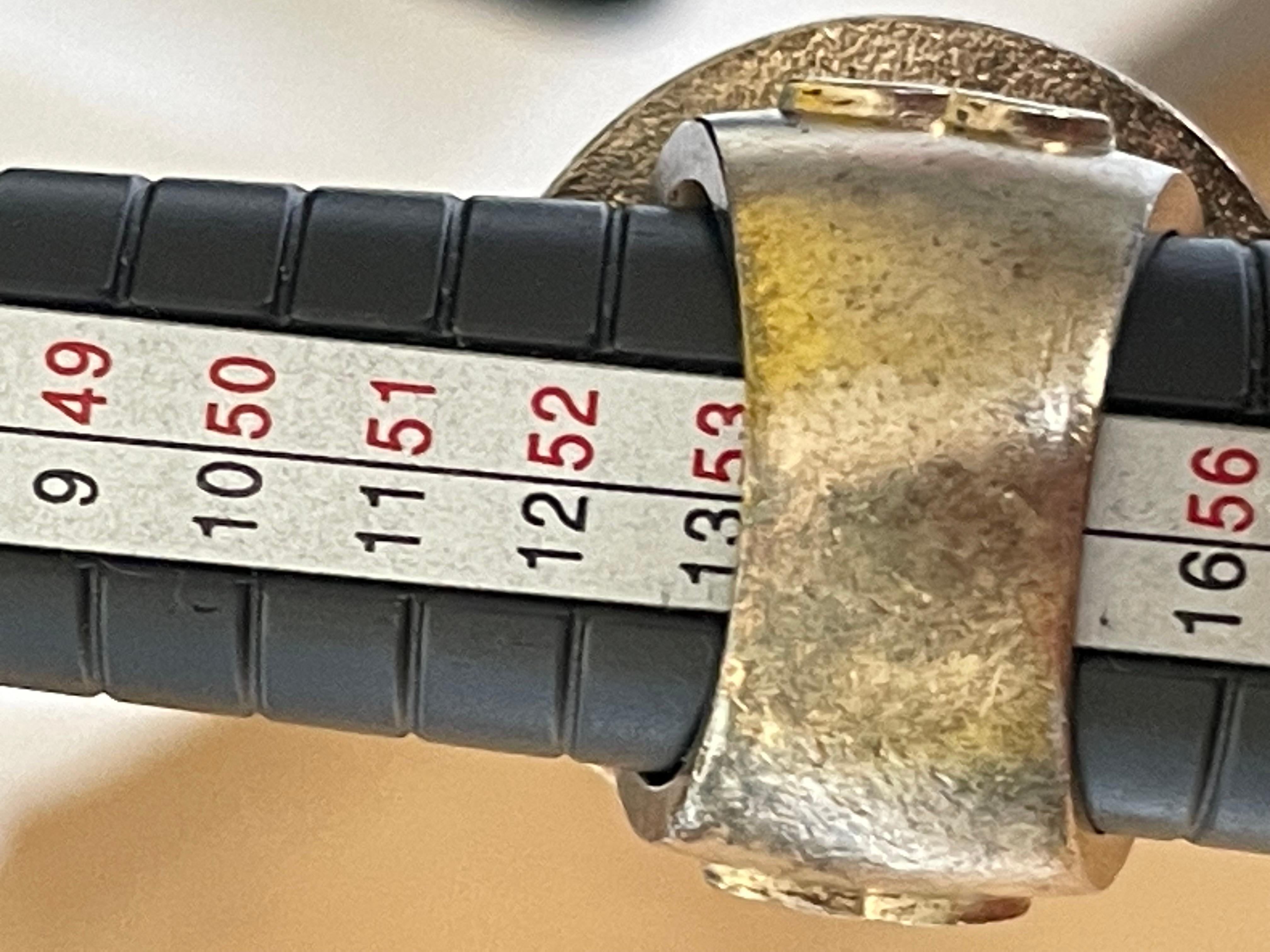 Chanel Ensemble composé d'un bracelet et d'une bague. en vente 10