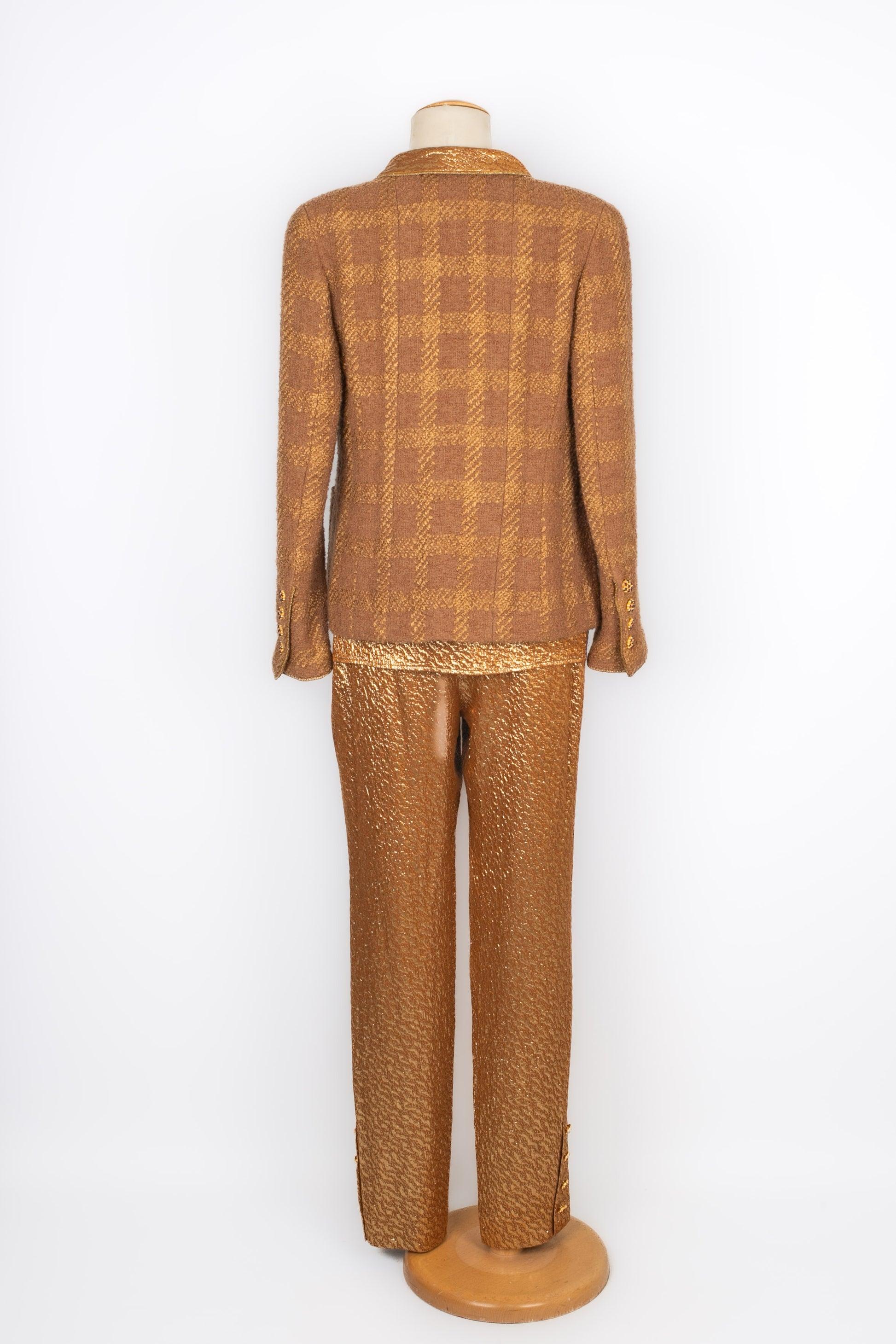 Marrone Set di giacca, pantaloni e top Chanel, 1996 in vendita