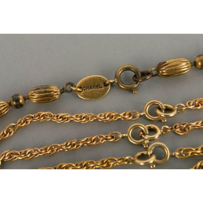 Chanel Set of Vintage Long Necklaces in Gold Metal and Glass Beads For Sale 3