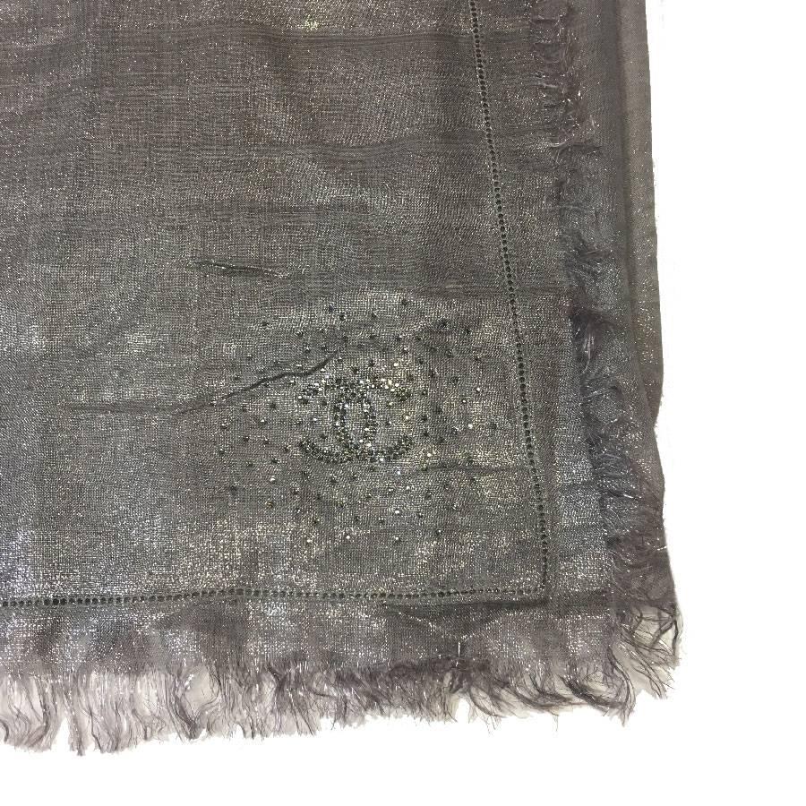 Chanel Shawl with Small Grey Modal / Silk / Cupro Fringe with Silver Threads In Excellent Condition In Paris, FR