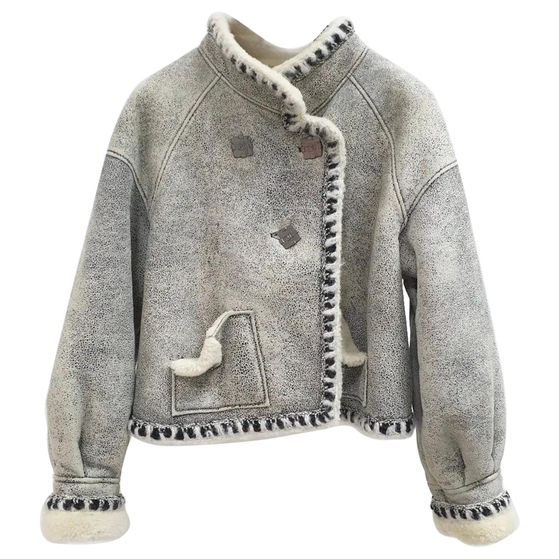 Giacca Chanel in pelle di montone con logo CC e bottoni