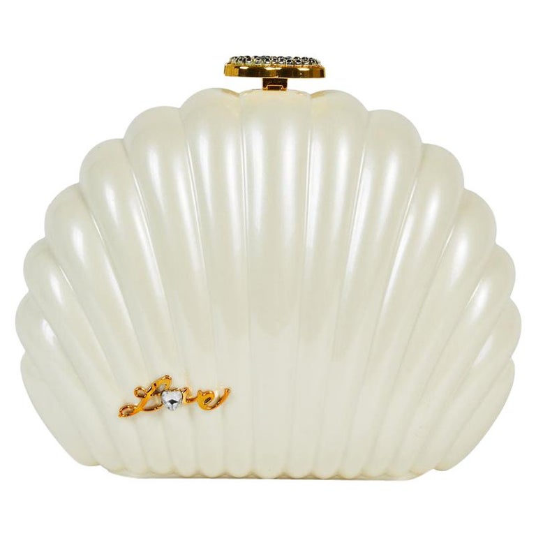 CHANEL Shell "INDEPENDANCE DAY" Bag at 1stDibs | chanel shell bag, chanel seashell  bag, chanel shell purse