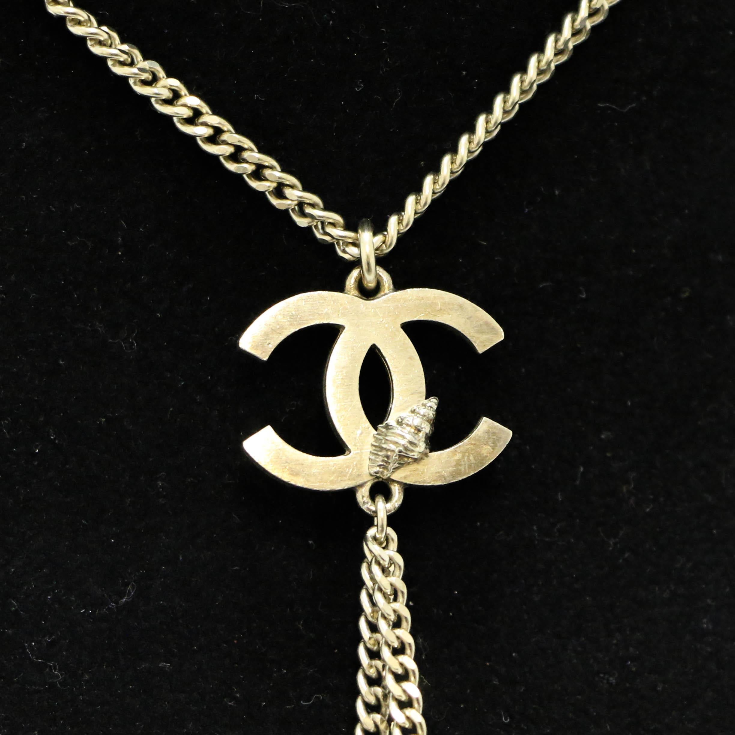 Chanel Shell Necklace Cruise 2005 In Good Condition In Paris, FR