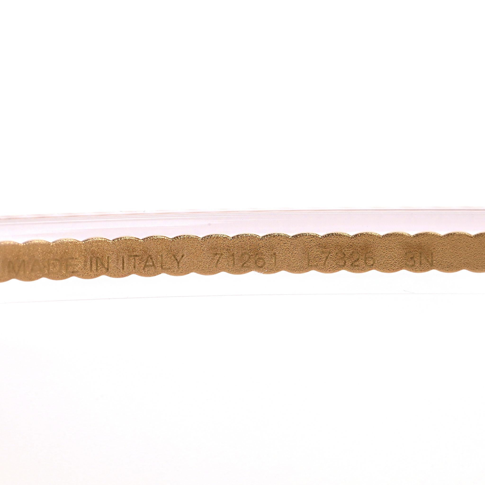 Lunettes de soleil Chanel avec chaîne et logo 'CC' sur les branches en vente 3