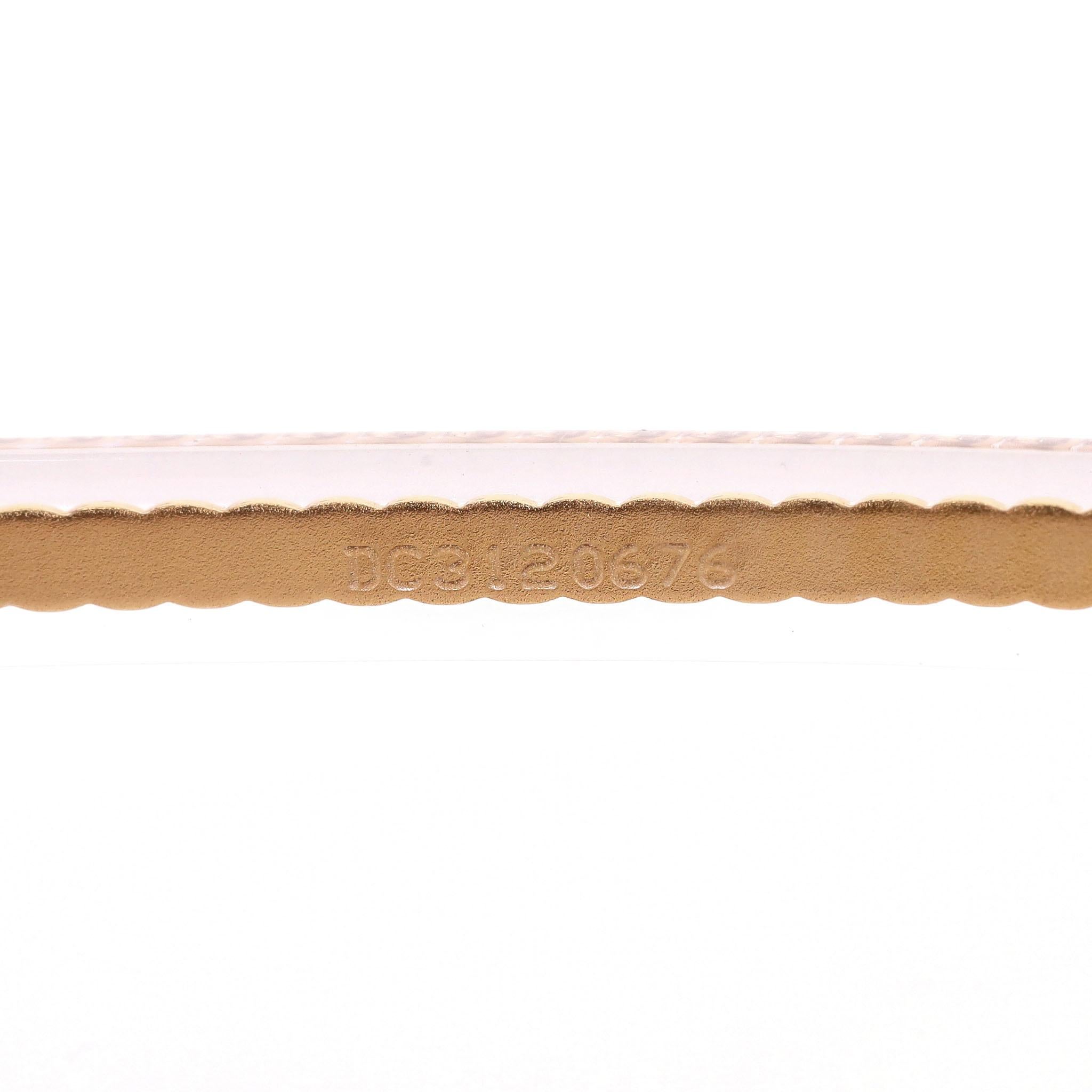 Lunettes de soleil Chanel avec chaîne et logo 'CC' sur les branches en vente 4