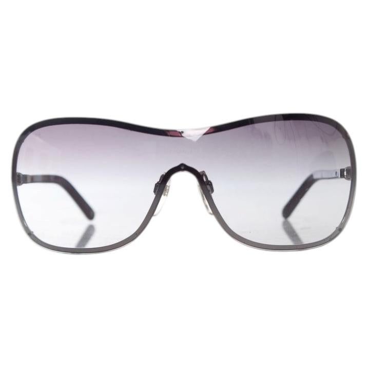 Chanel, Gafas de sol Shield con perla