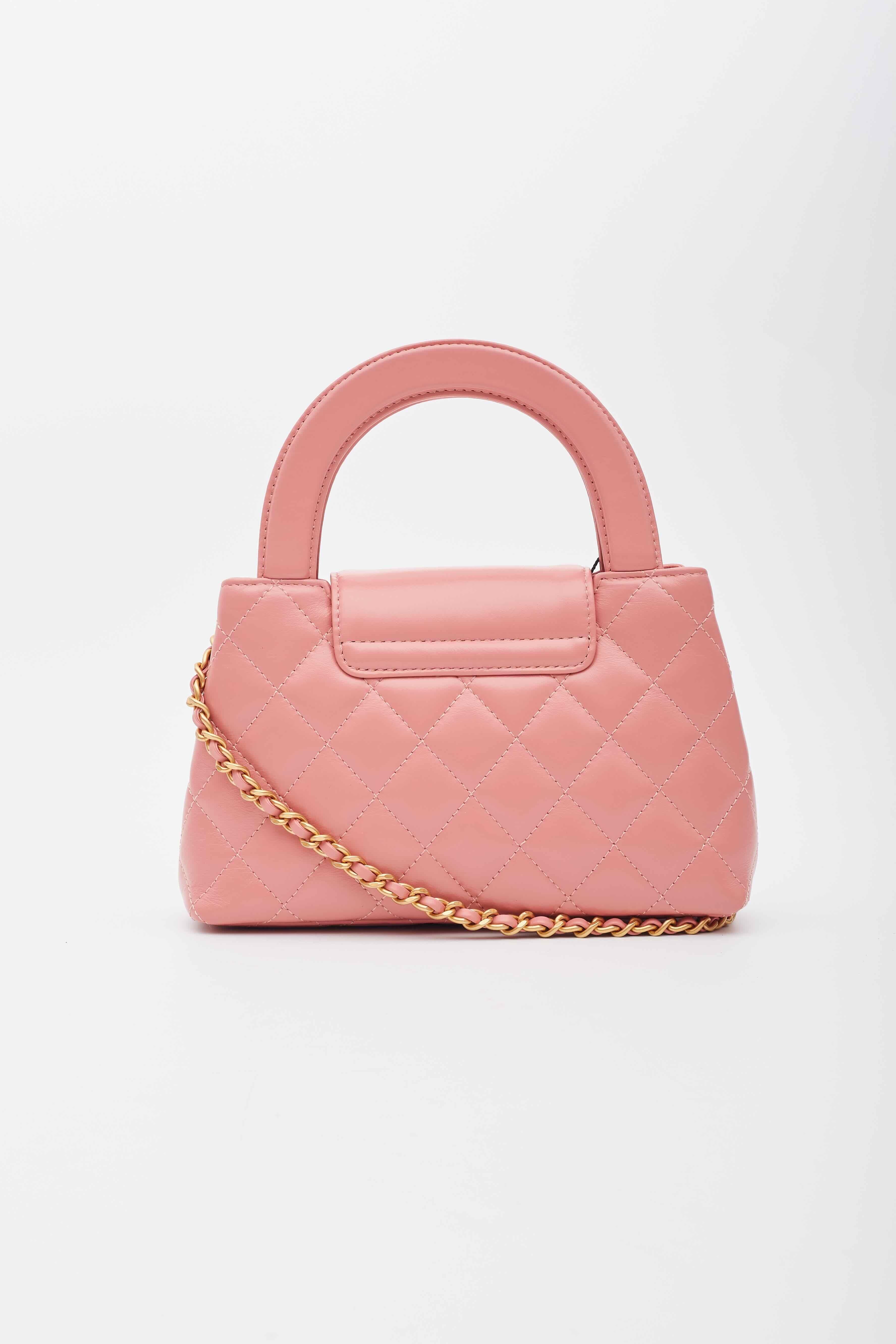 Chanel Shiny Aged Calfskin Coral Pink Mini Kelly Shopping Bag 2023 In Excellent Condition For Sale In Montreal, Quebec
