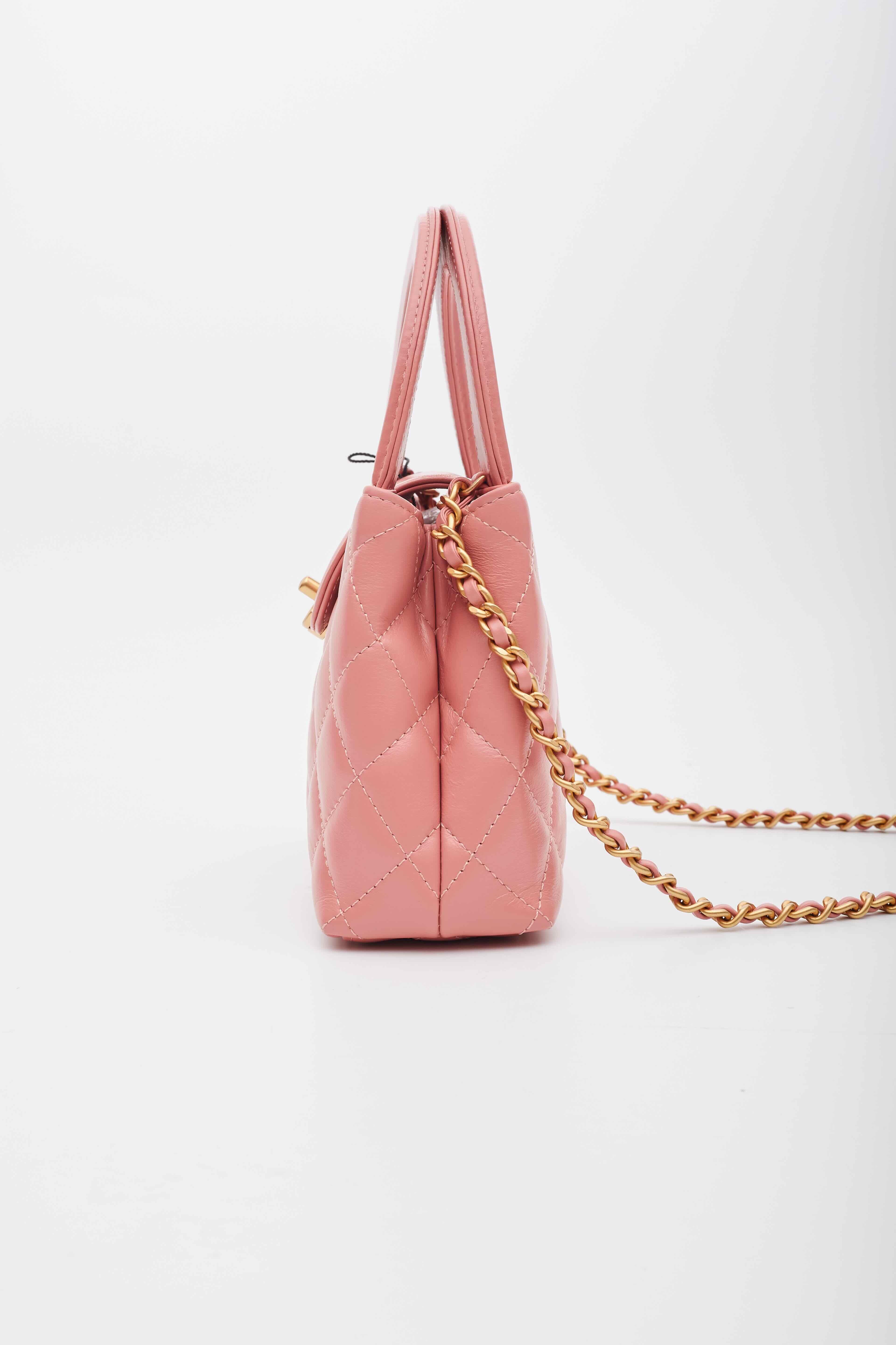 Mini sac Kelly en cuir de veau vieilli rose corail Chanel 2023 Pour femmes en vente