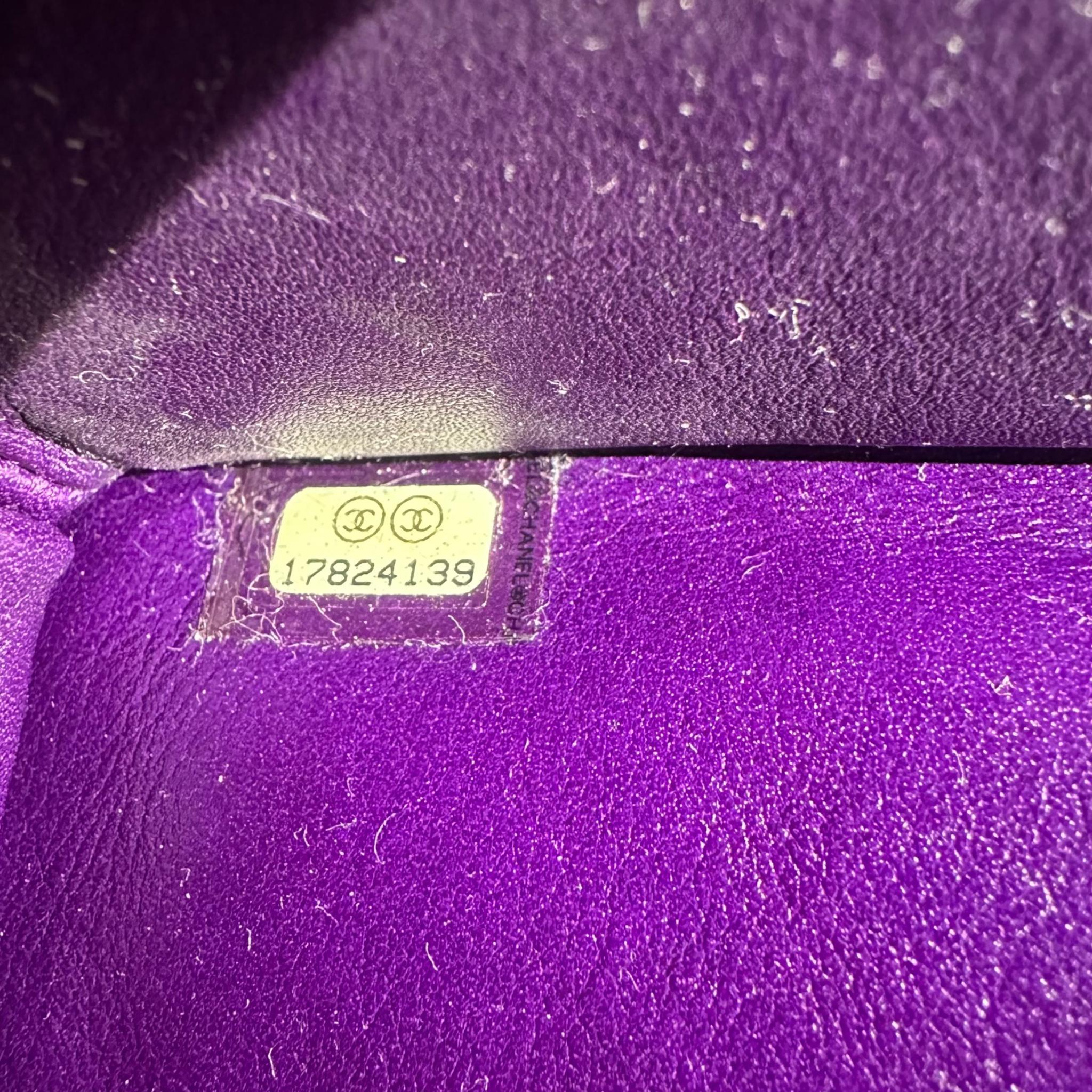 Chanel Borsa Tote in pelle di alligatore lucida in vendita 6