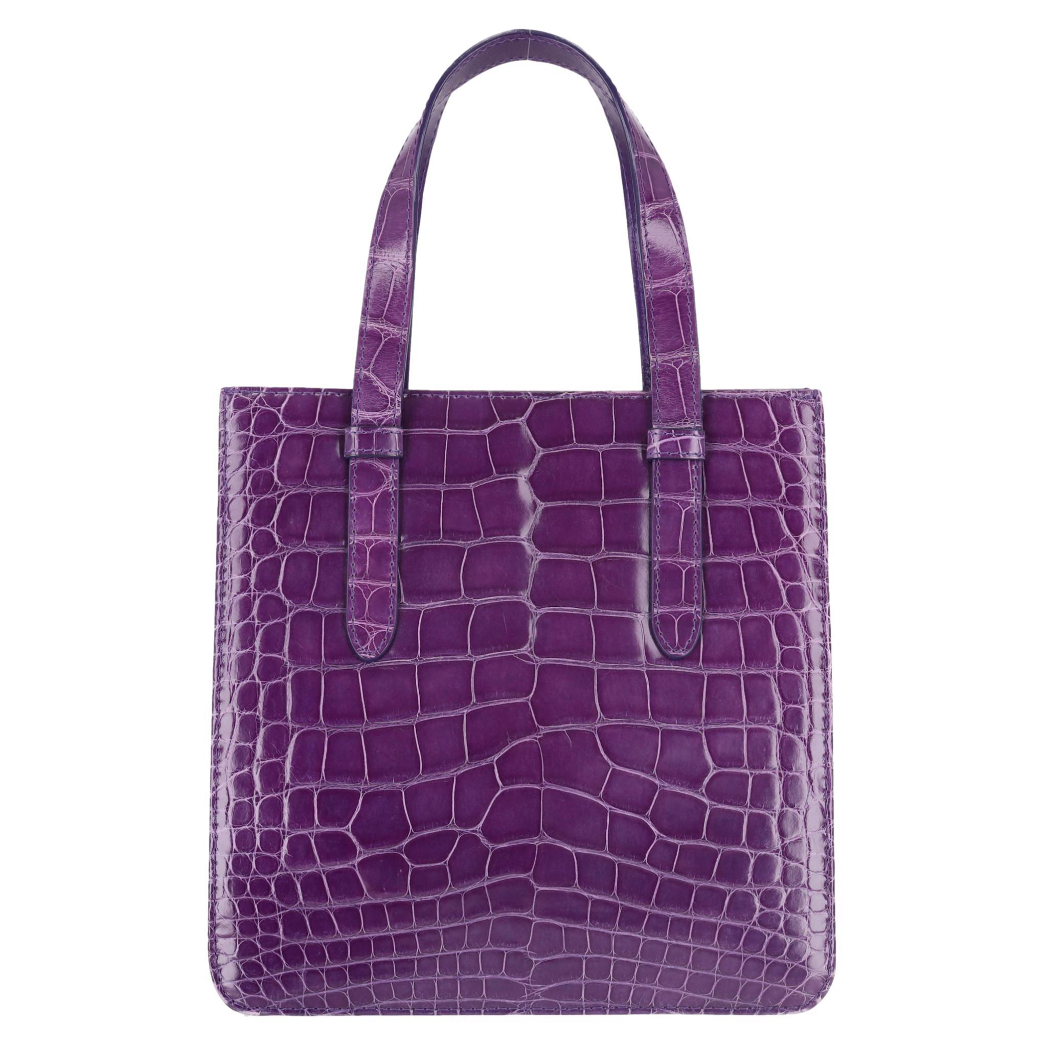 Chanel Borsa Tote in pelle di alligatore lucida In condizioni ottime in vendita a London, GB