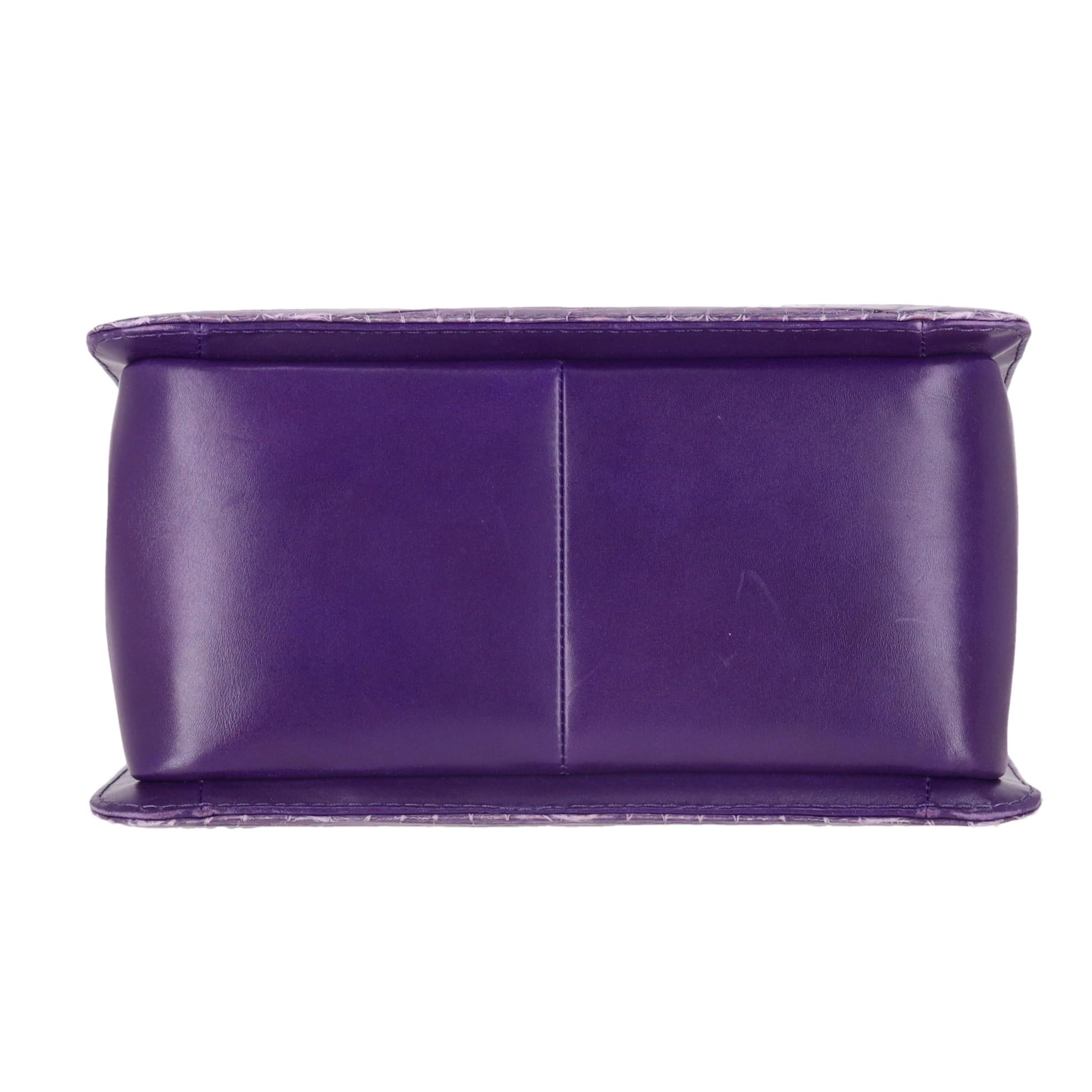 Donna Chanel Borsa Tote in pelle di alligatore lucida in vendita