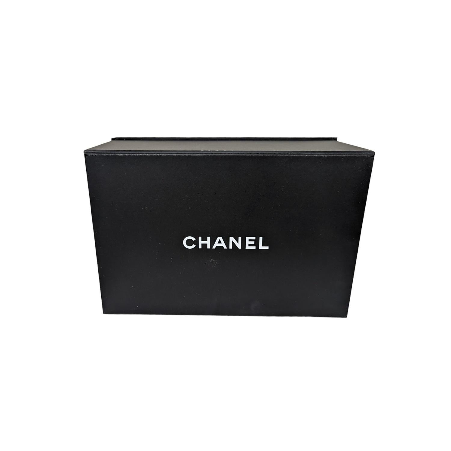 Chanel Shiny Calfskin Quilted Mini Chanel 22 White 5