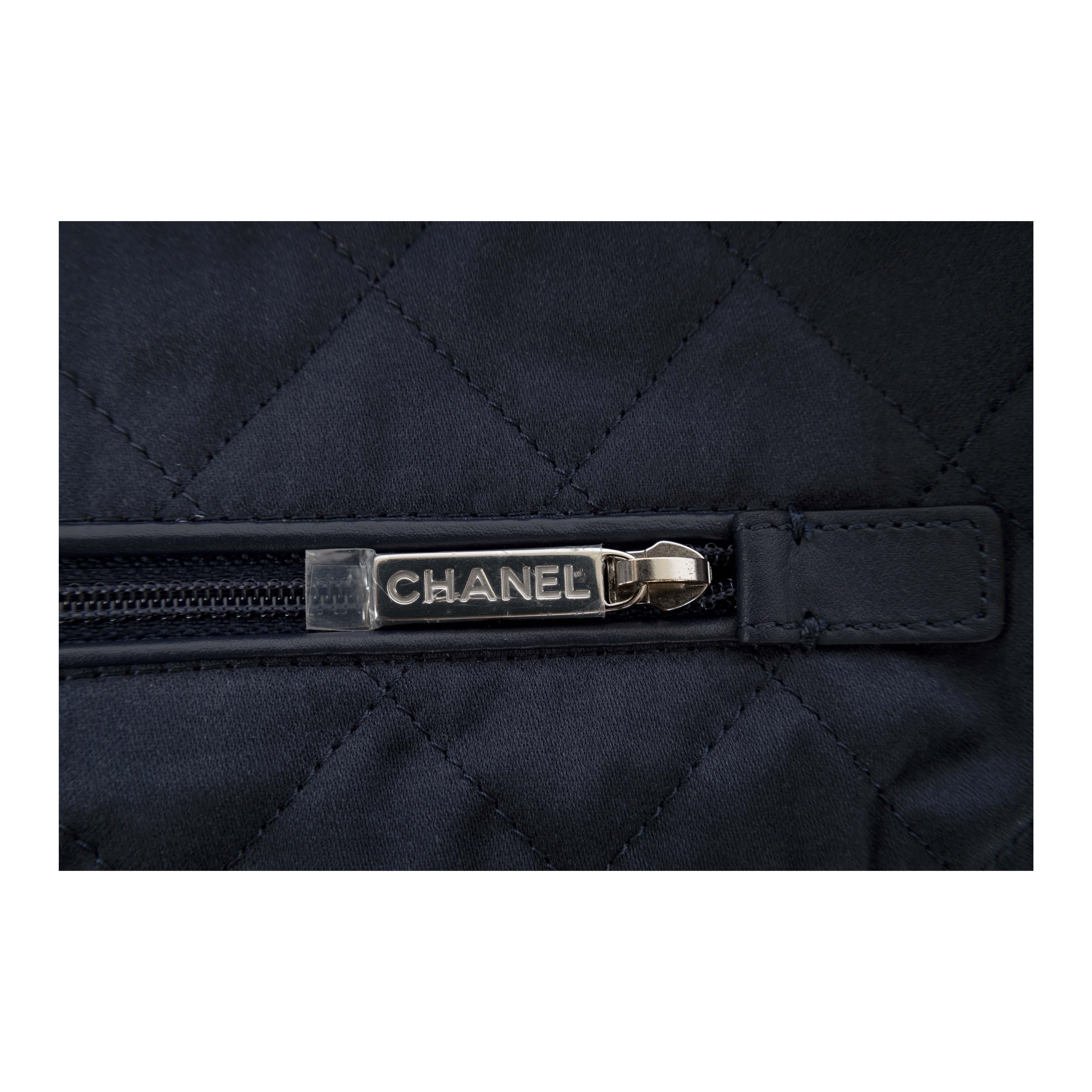 Chanel Shiny Calfskin Quilted Small Chanel 22 Ruthenium - '20s 1