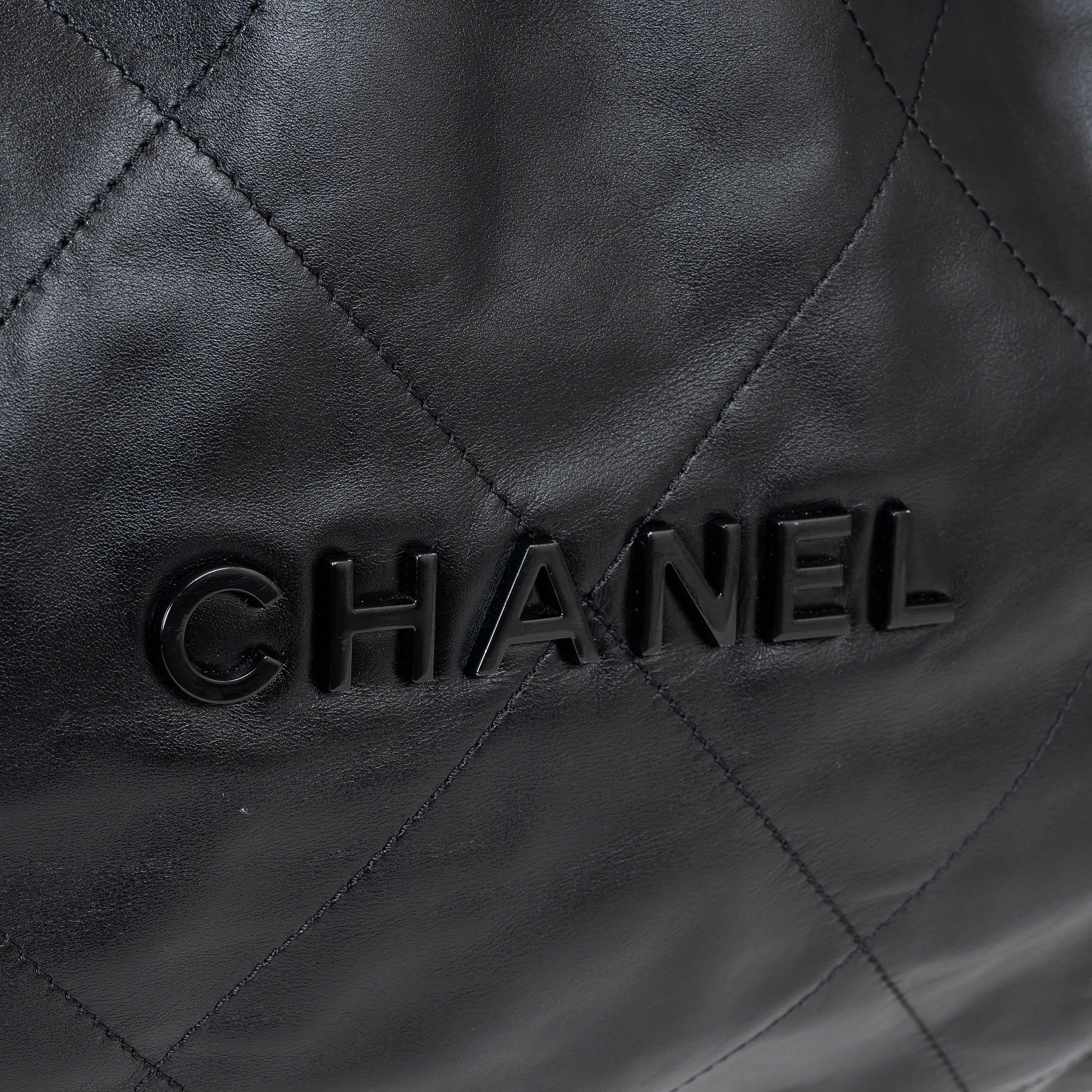 CHANEL shiny leather SO BLACK 22 LARGE BACKPACK Bag For Sale 2