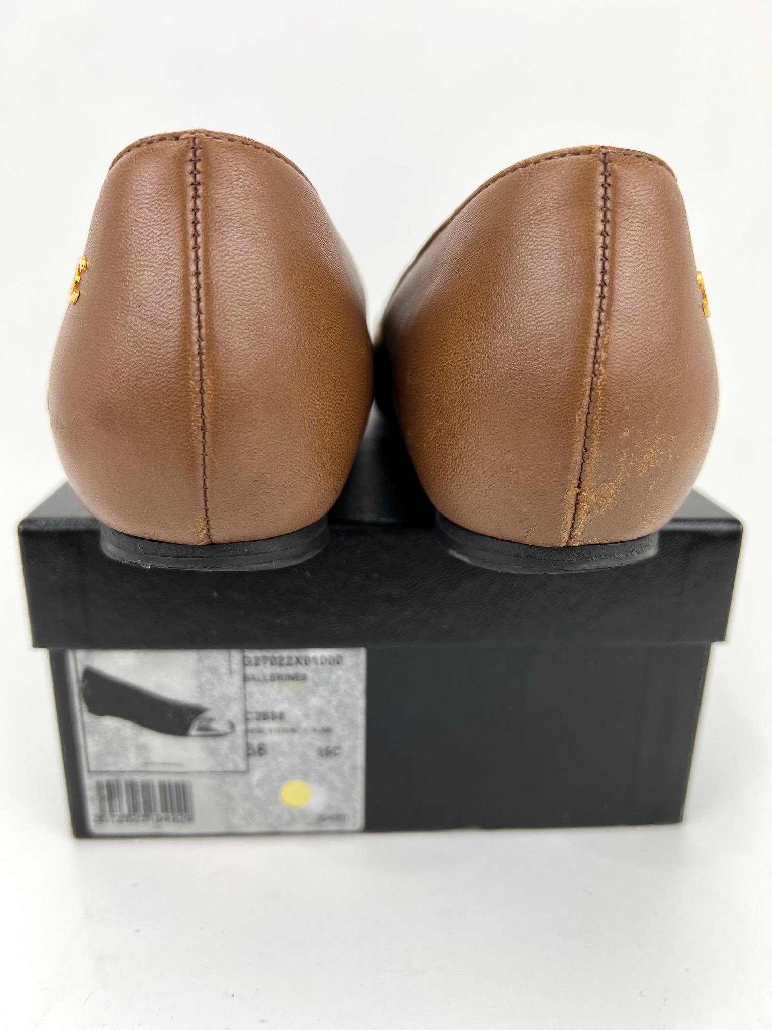 CHANEL Shoes Coco Mark Beige Black Lambskin Leather Flats SZ 36C Ballet Shoe In Good Condition In Freehold, NJ