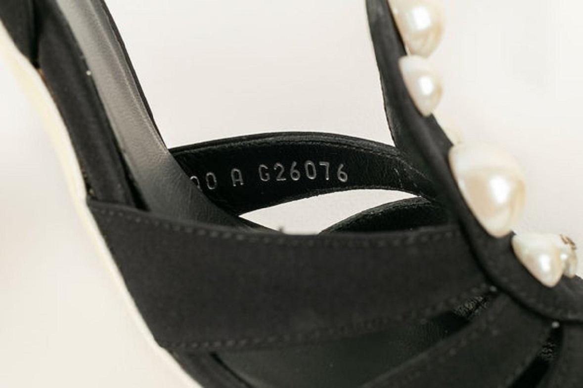 Women's Chanel Shoes/Pumps, Size 37.5 For Sale
