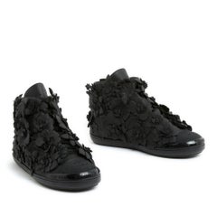 Chanel Shoes Sneakers EU38 Black Leather Camelia