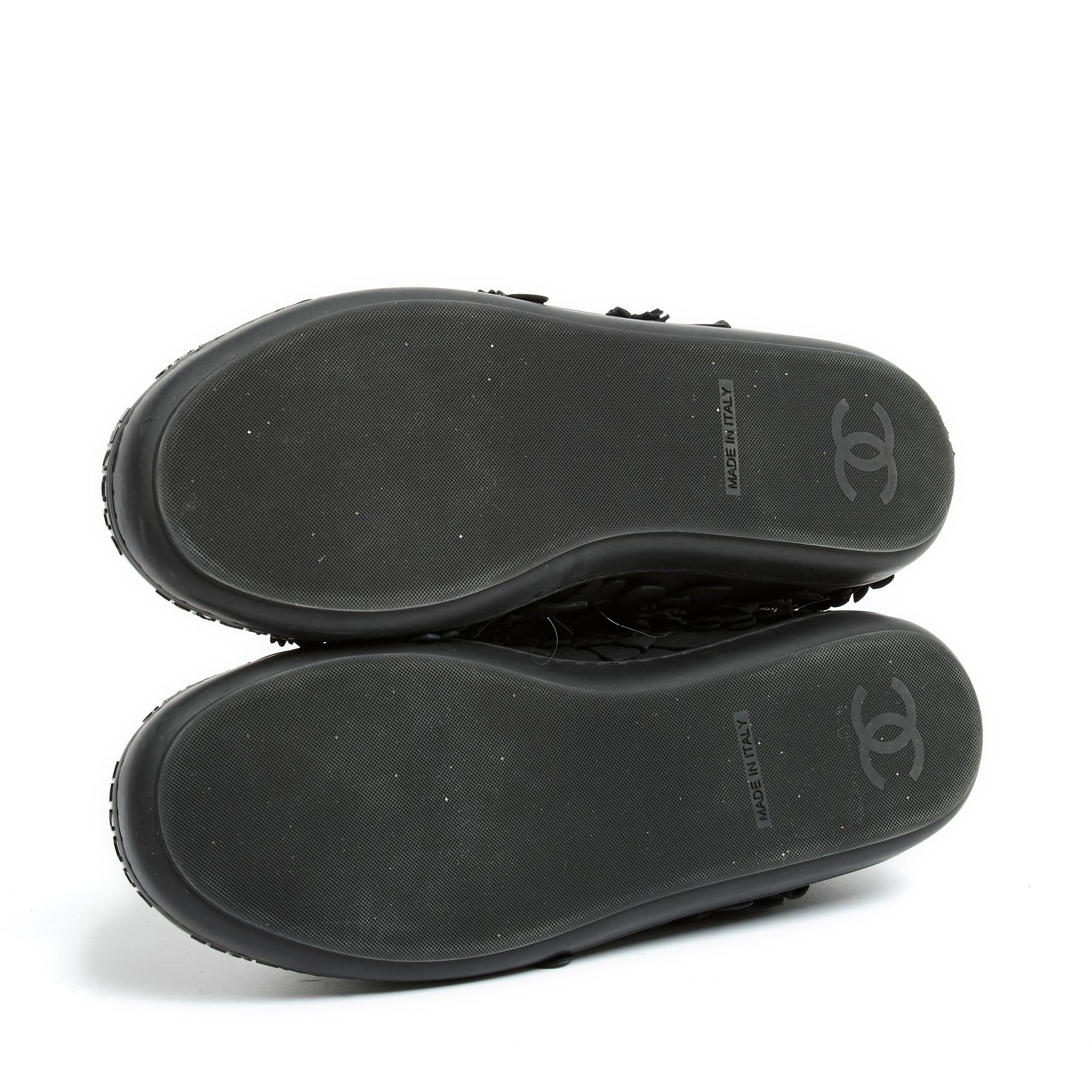 Chanel Shoes Sneakers EU38 Black Leather Camelia 1