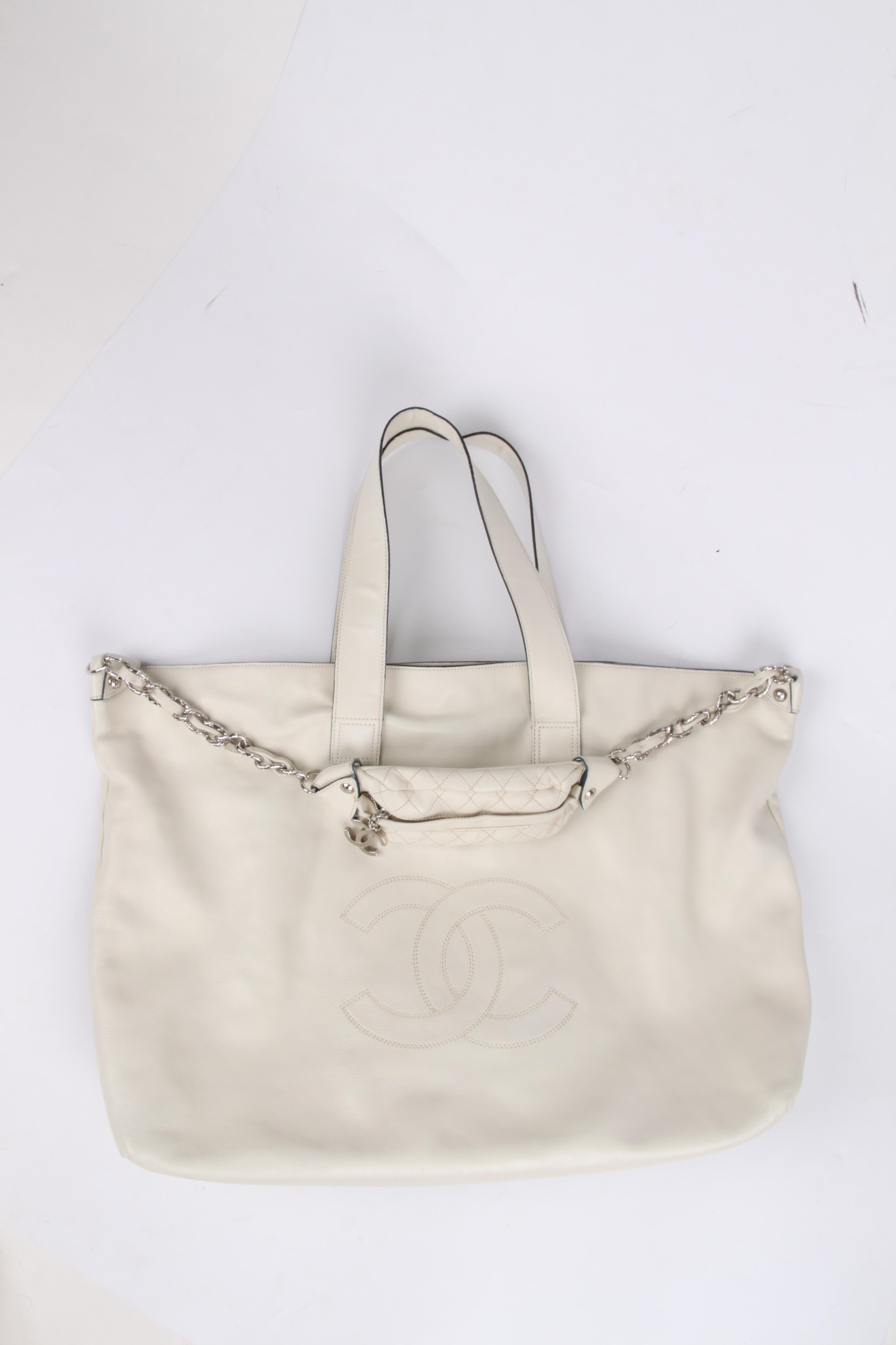 Chanel Shopper Bag - off-white In Excellent Condition For Sale In Baarn, NL