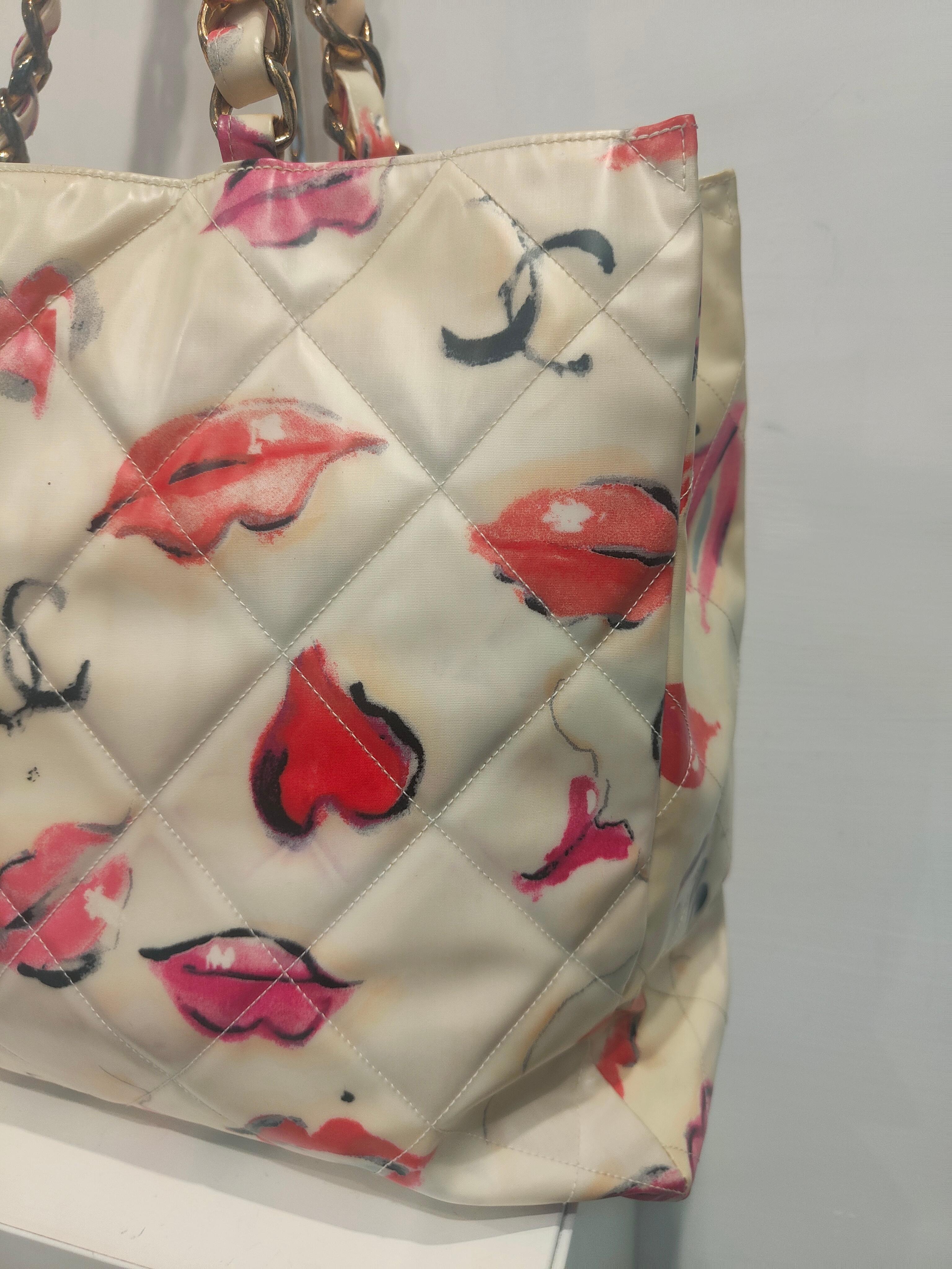 Chanel shopper kisses In Good Condition In Capri, IT