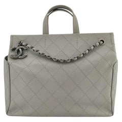 CHANEL Shopper Tote bag in Grey Leather
