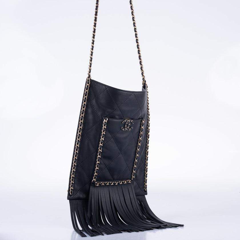 Chanel Shopping Bag Fringe Crossbody 2022 Cruise

Presenting the highly coveted piece from Chanel's Cruise 2022 Seasonal Bag Collection: a limited-edition Fringe Crossbody. This exceptional accessory has the distinguished reputation of being one of