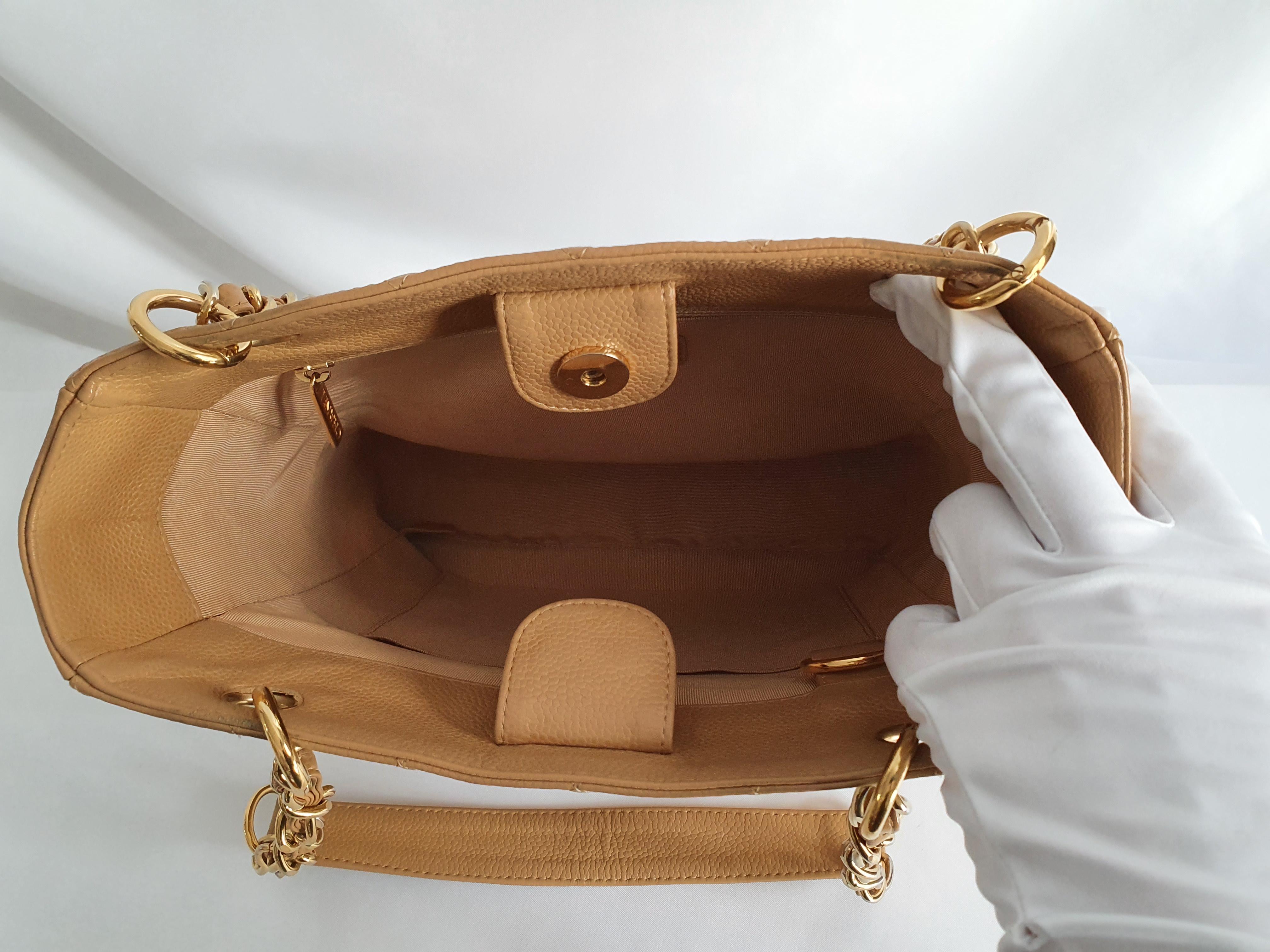 Chanel, Shopping bag in brown leather In Good Condition For Sale In Clichy, FR