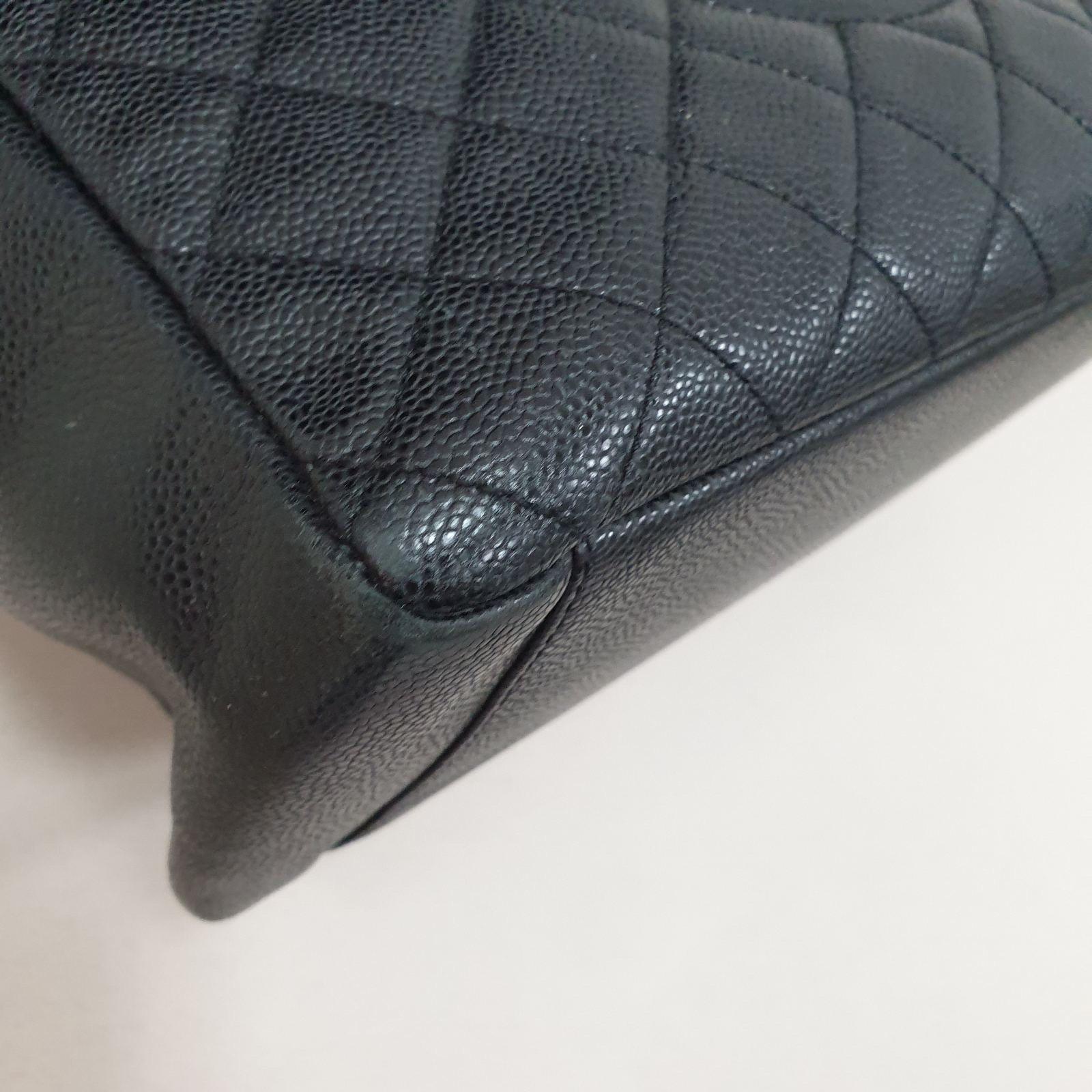Chanel Shopping GST Black Quilted Grained Leather Shopping Bag  In Good Condition In Krakow, PL