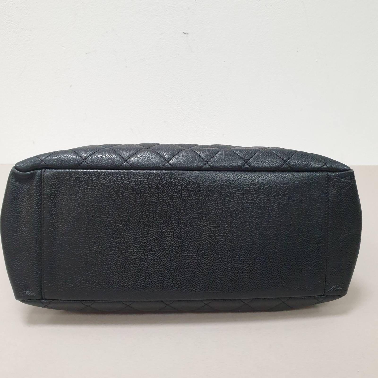 Chanel Shopping GST Schwarze gesteppte Einkaufstasche aus genarbtem Leder 4
