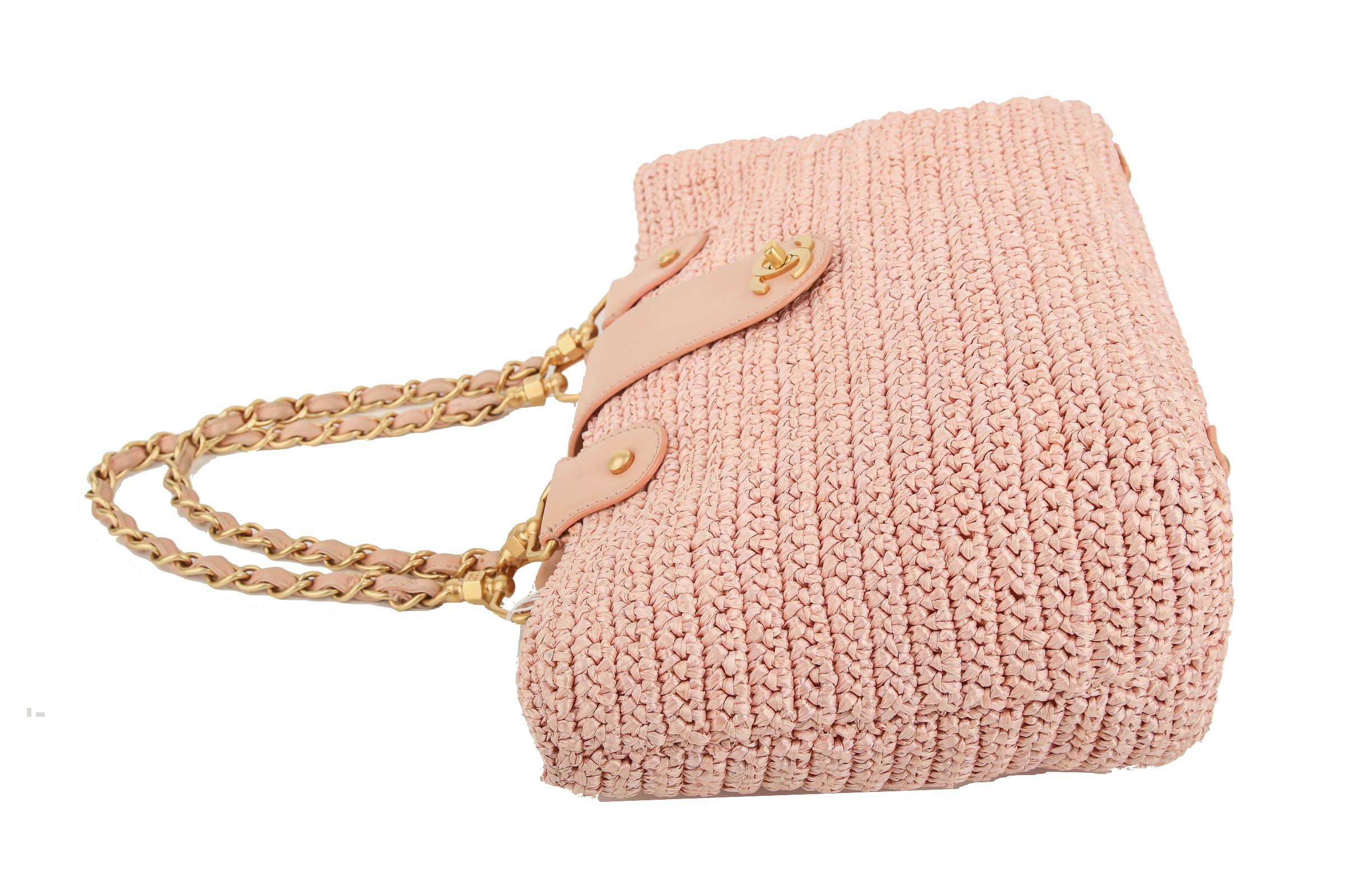 Fourre-tout en paille et cuir en raphia biologique rose d'été Chanel en vente 4