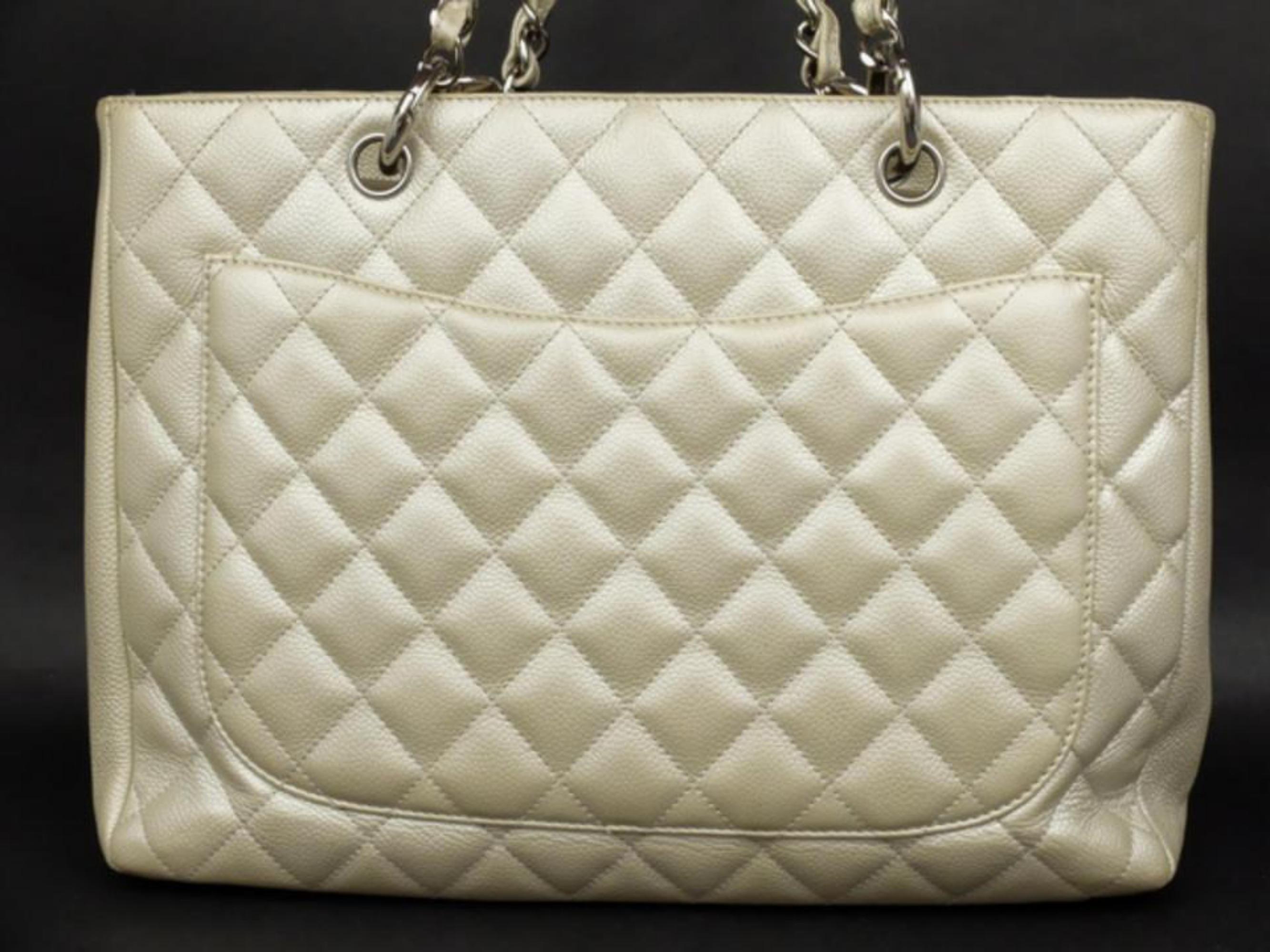 Chanel Shopping Quilted Caviar Iridescent Chain Grand Gst 230471 Shoulder Bag For Sale 2