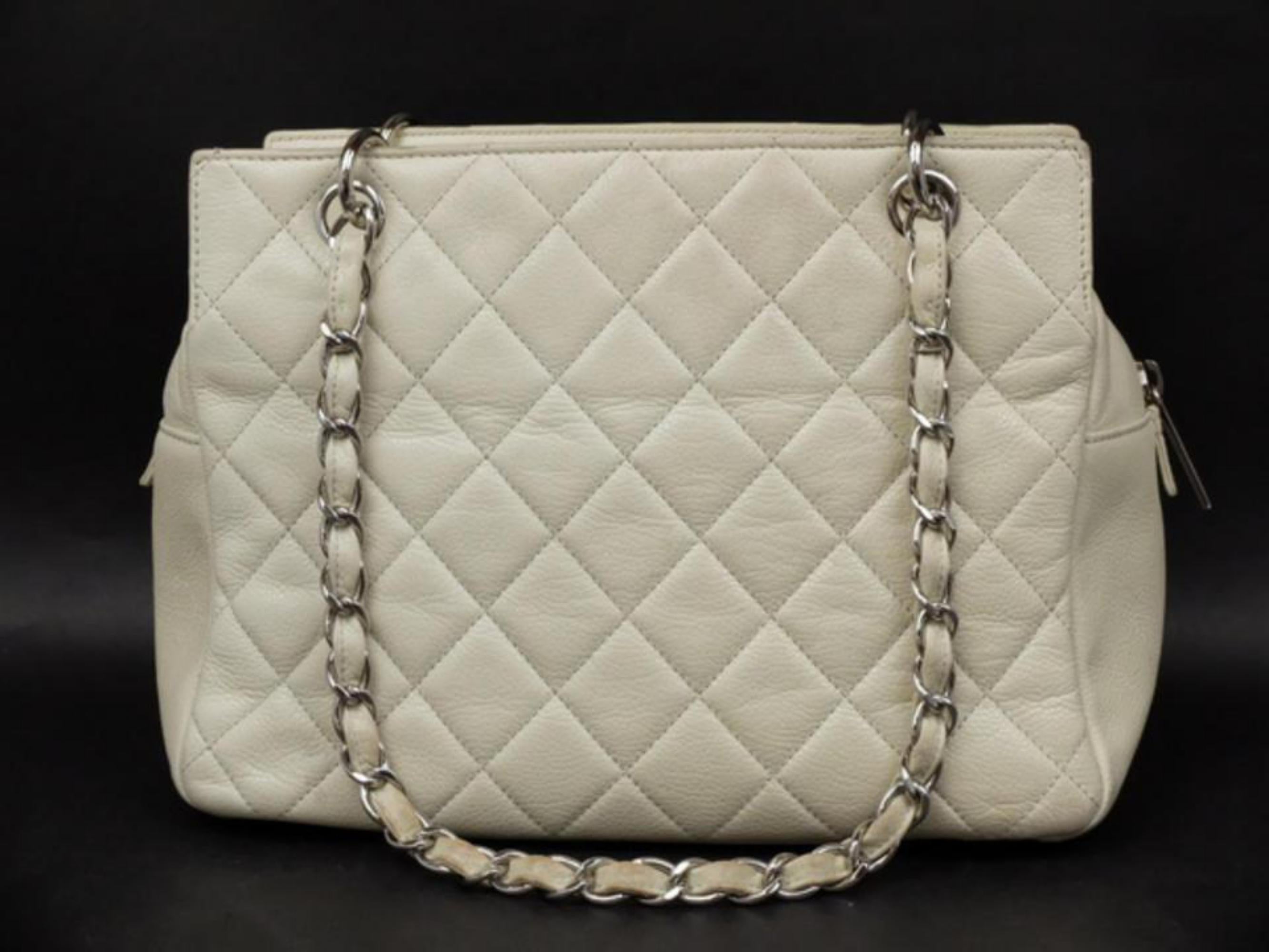 Chanel Shopping Tote Off-white Quilted Caviar Petite 233992 White Shoulder Bag In Good Condition For Sale In Forest Hills, NY