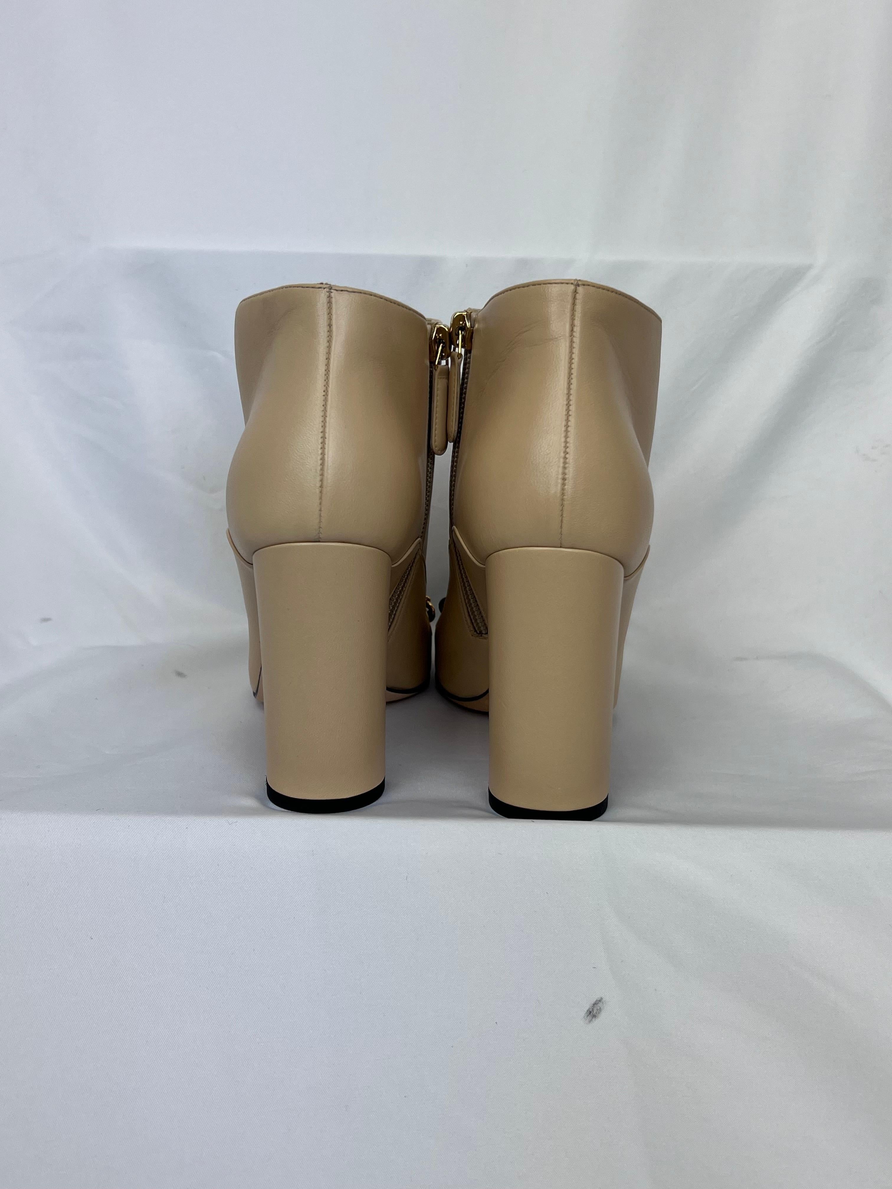 Chanel Short Boots Beige/Black Size 36.5 In Excellent Condition For Sale In West Hartford, CT