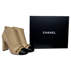 Stivali corti Chanel Beige/Nero Taglia 36.5