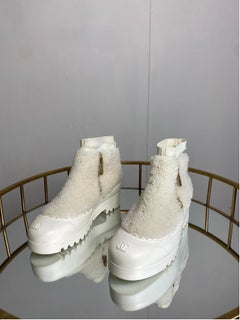 Chanel short ecru Shearling Boots