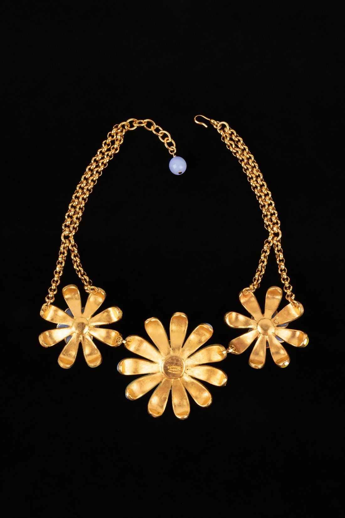 Chanel Short Golden Metal Camellia Necklace, 1997 For Sale 1