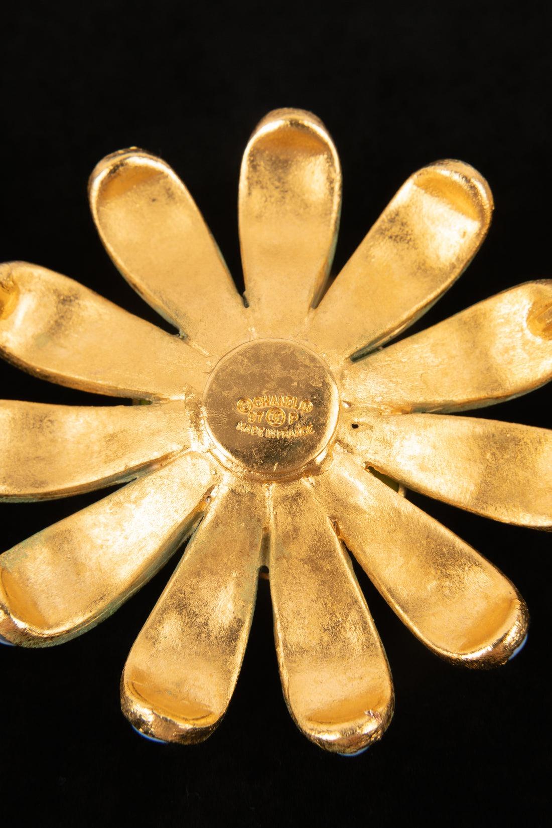 Chanel Short Golden Metal Camellia Necklace, 1997 For Sale 3