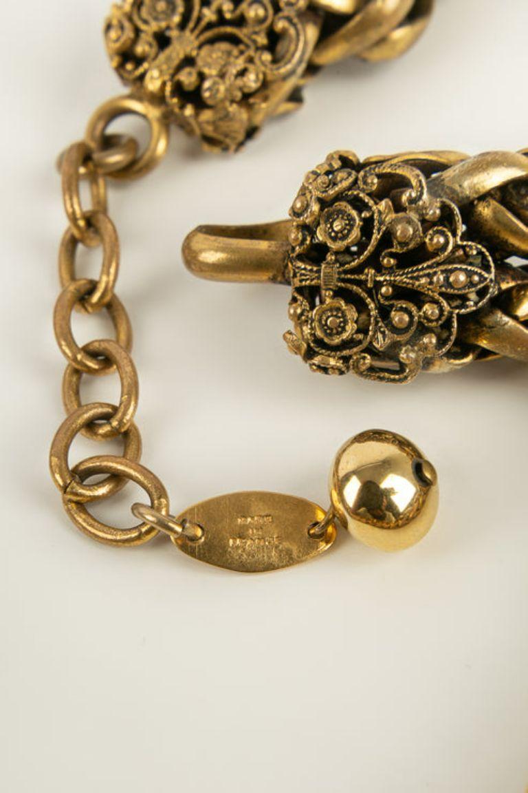 Chanel Short Necklace in Gold Metal and Glass Paste Cabochons For Sale 3