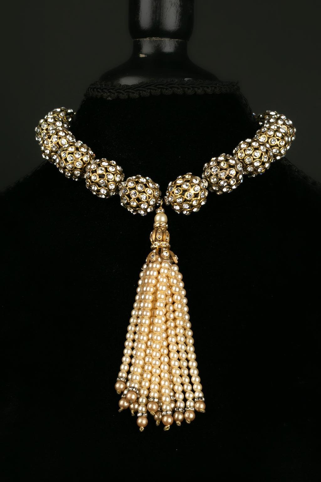 Chanel Short Necklace in Gold Metal Beads Paved with Rhinestones In Excellent Condition For Sale In SAINT-OUEN-SUR-SEINE, FR