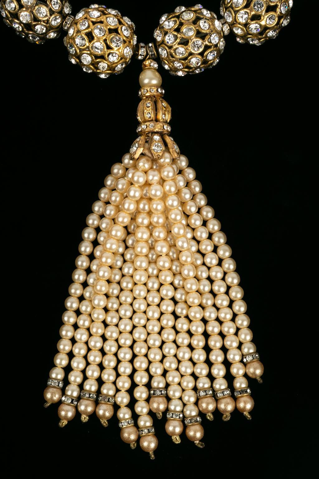 Chanel Collier court en perles de métal doré pavées de strass en vente 2