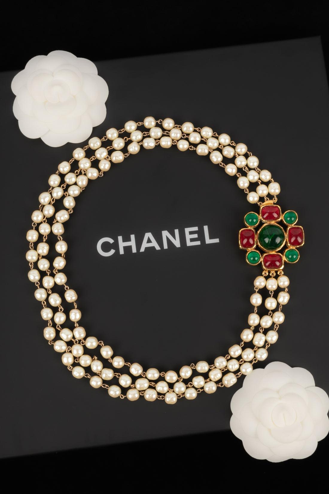 Women's Chanel Short Necklace of Costume Pearls & Glass Paste For Sale