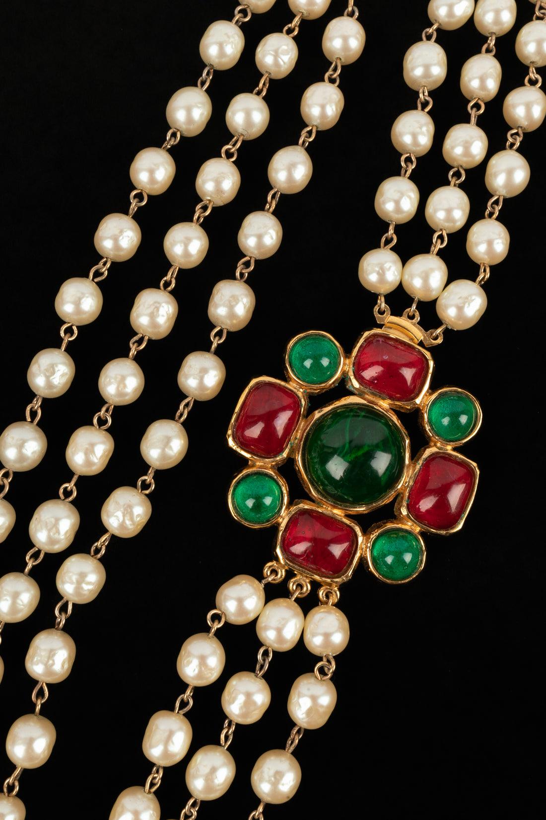 Chanel Short Necklace of Costume Pearls & Glass Paste For Sale 1